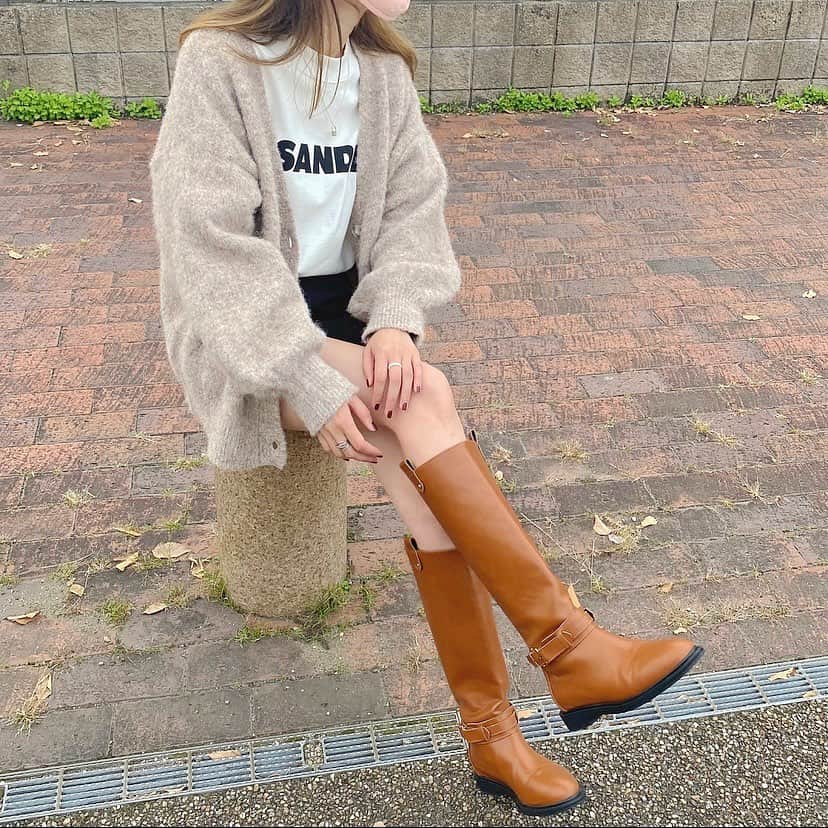 のインスタグラム：「・ @mystywoman_com のメランジシャギーカラーカーディガン⭐️  ゆったりしたシルエットが可愛いメランジ編みのニットカーディガン♡  サッと羽織れるしこのシャギーのフワッと感も好きなんだけど、静電気が起きにくい加工が施されてるっていうのが最高👏👏  今ZOZOTOWNで1000円OFFタイムセール中です✨✨  #mystywoman #ミスティウーマン #メランジシャギーカラーカーディガン_mw #pr」