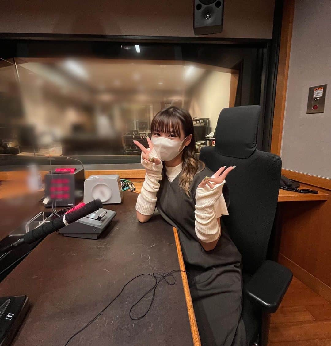 横山玲奈さんのインスタグラム写真 - (横山玲奈Instagram)「📻 . . 今週のヤンタンは、 普段さんまさんが座っている席に 私が座りました🫢 . . #貴重だから写真撮っておいた #ヤングタウン土曜日 #横山玲奈」10月22日 18時25分 - reina_yokoyama.official