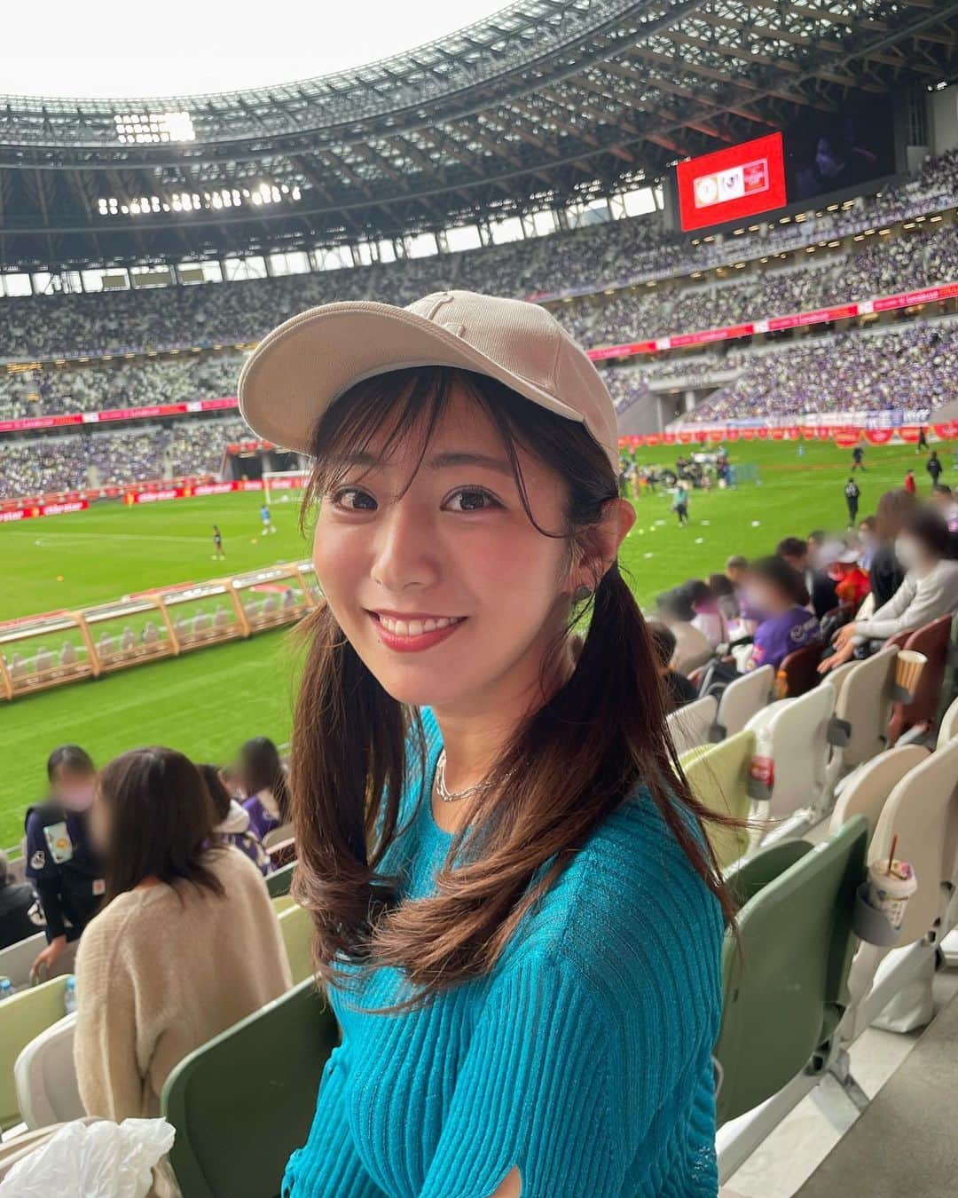 のインスタグラム：「⚽️ . ルヴァン杯決勝🔥 4万人ほどのサポーターの応援に 選手たちの躍動する姿に心打たれました✨ . 楽しかった！いい試合でした😊 サンフレッチェ広島おめでとう🎉 . #サンフレッチェ広島 #ルヴァン #Jリーグ杯 #ルヴァンカップ #セレッソ大阪 元ファジの #上門知樹 選手の活躍も見られて良かった！」