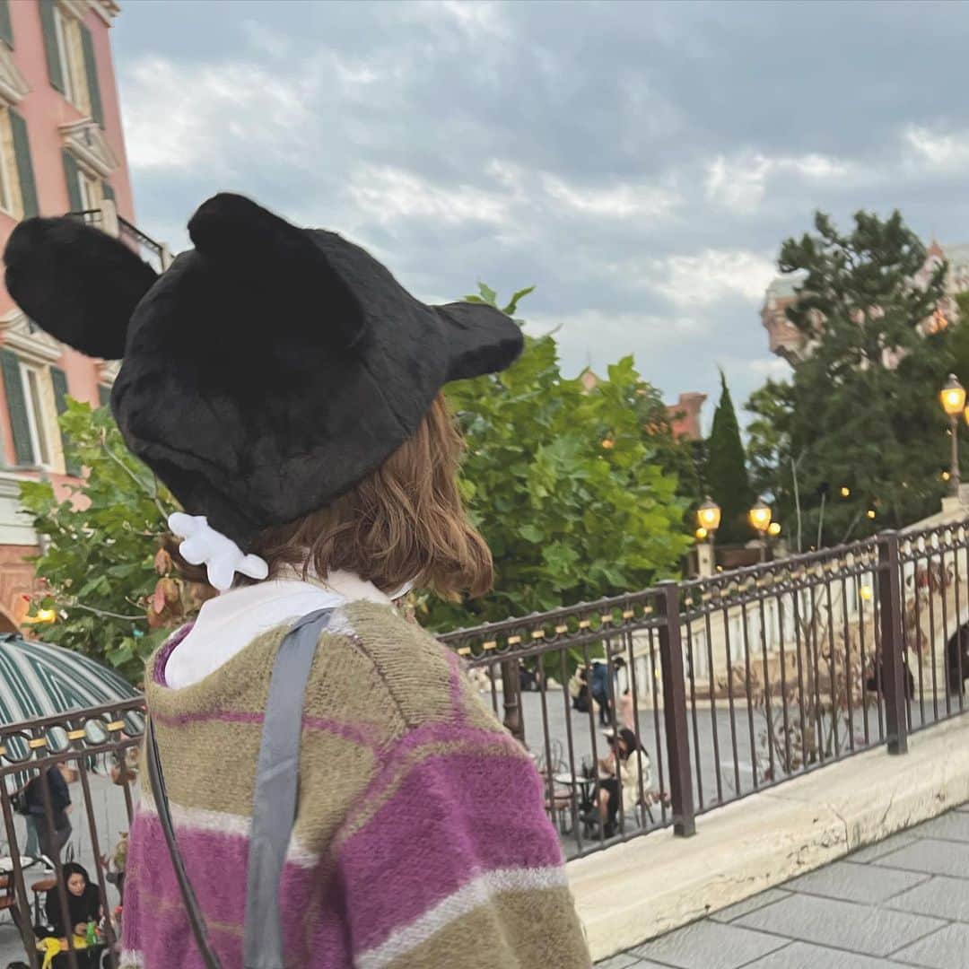 大塚美波のインスタグラム：「🐭🌍  #tokyodisneysea  #東京ディズニーシー  #ディズニー #ディズニーコーデ #ディズニーファンキャップ」