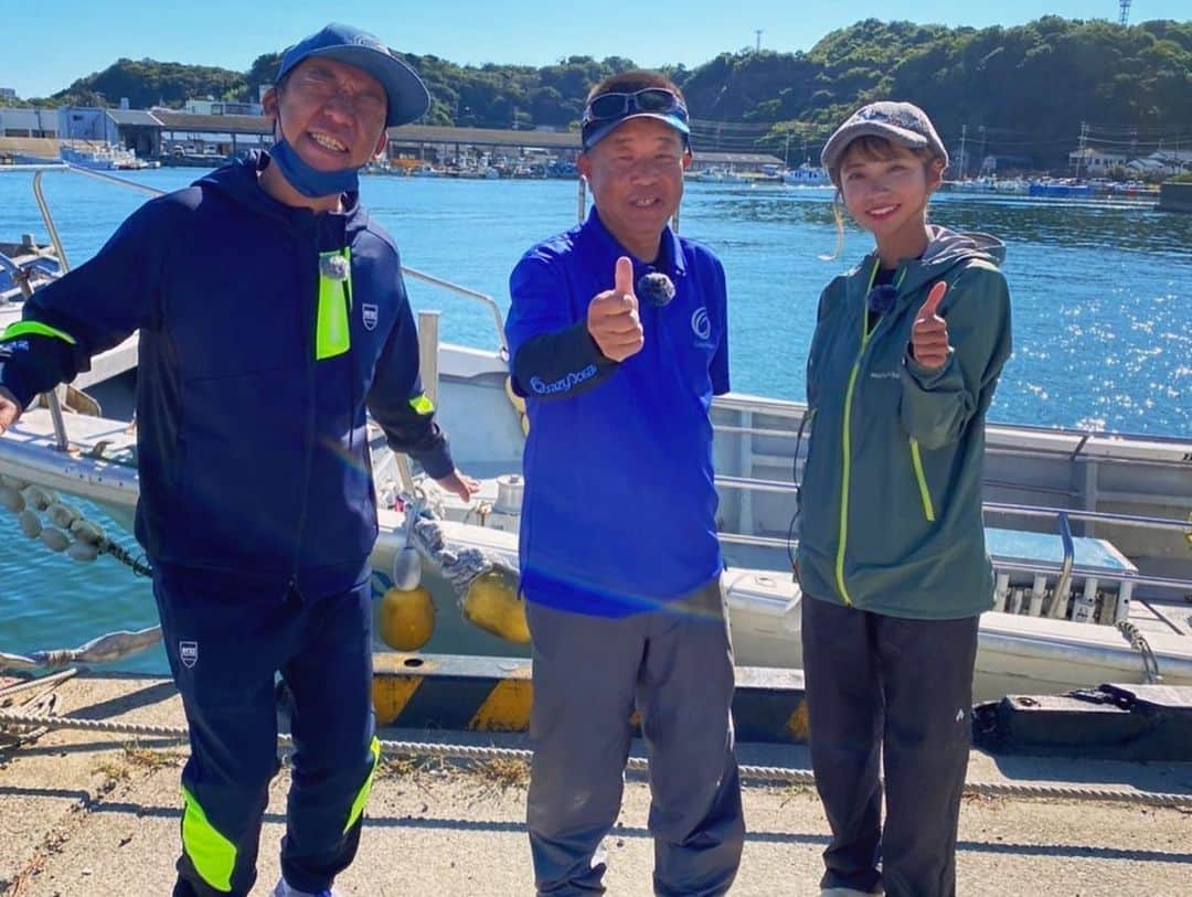 武井ドンゲバビーさんのインスタグラム写真 - (武井ドンゲバビーInstagram)「伊勢湾ジギング🎣  Fishing Lover東海のロケでした。  放送はまだ先の12月3日だけど、番組ホームページでは見逃し配信あるから是非見てねー！  めちゃくちゃ楽しかったー！  #ジギング #伊勢湾ジギング #フィッシングラバー東海  #クレイジーオーシャン #太田武志　さん #あずあず #神野梓　さん #ゲバゲバ #武井ドンゲバビー #ドンゲバビー #オフショア #ブリ #ワラサ #太刀魚 #SY32」10月22日 19時05分 - takeidongebabee