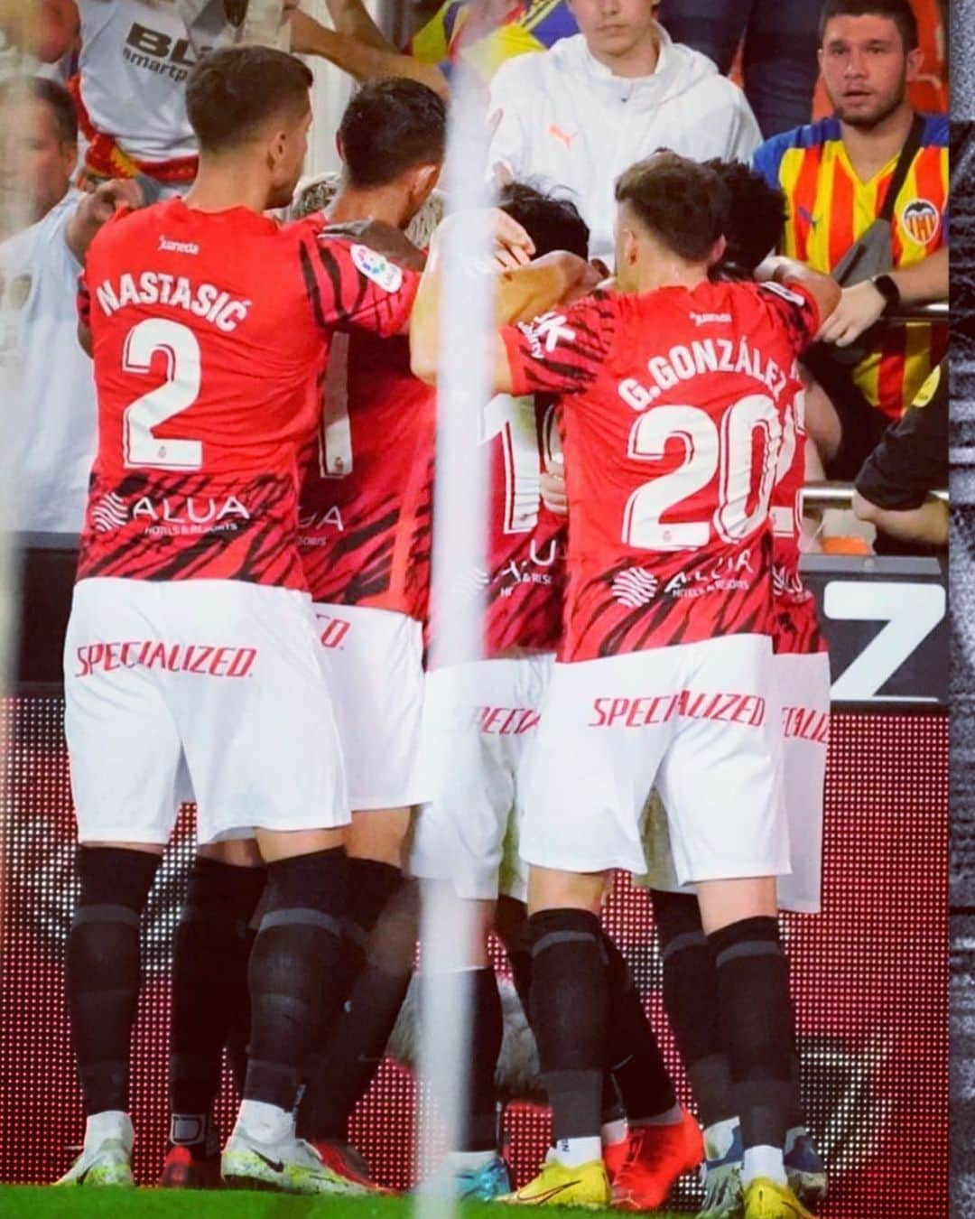 マティヤ・ナスタシッチのインスタグラム：「+3 ✅ Vamos 🔥 @rcdmallorcaoficial」