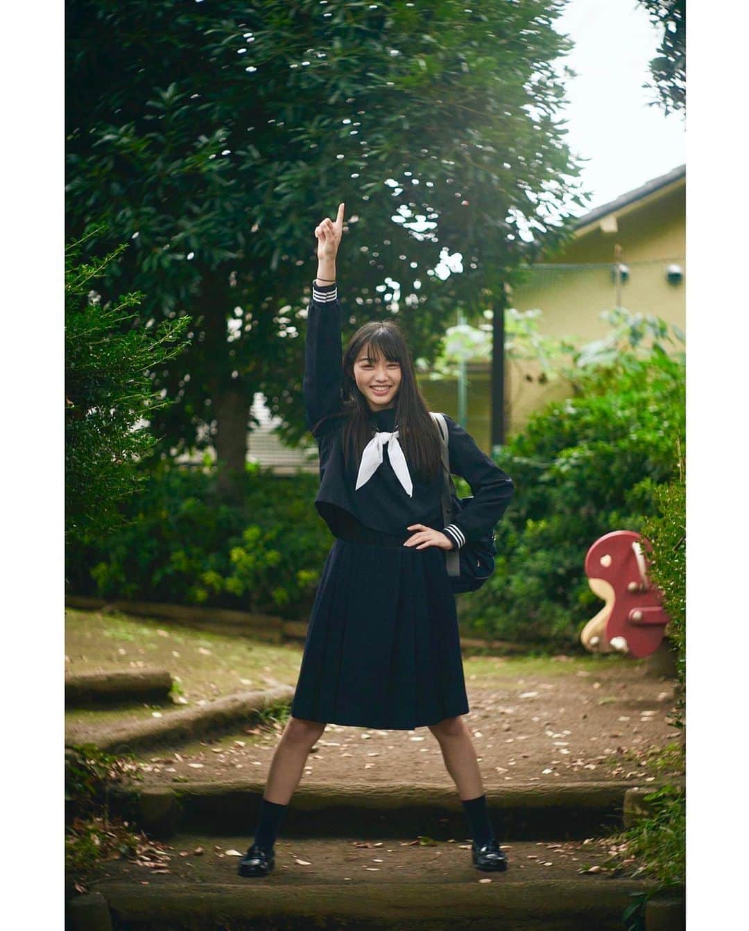 増井湖々のインスタグラム：「・ 作品撮り 学校の制服はセーラー服ではないのでセーラー服、嬉しかったです😊  photographer @kohei_photography」