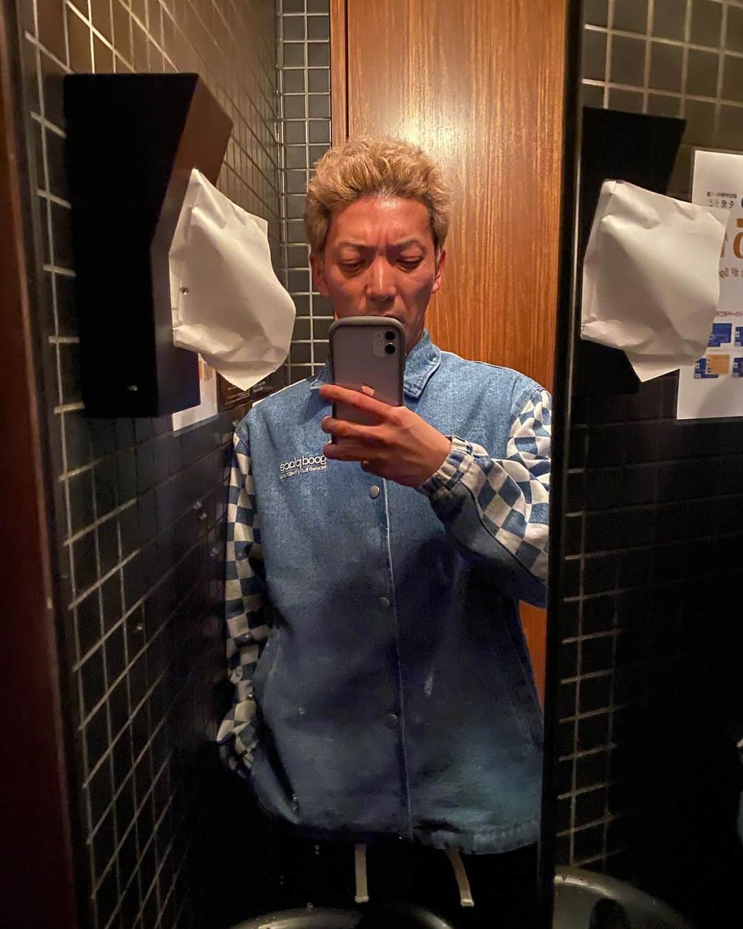のインスタグラム：「#インスタものまね 「後輩から怖がられてるだけで尊敬はされてない奴」 のものまねです☆」