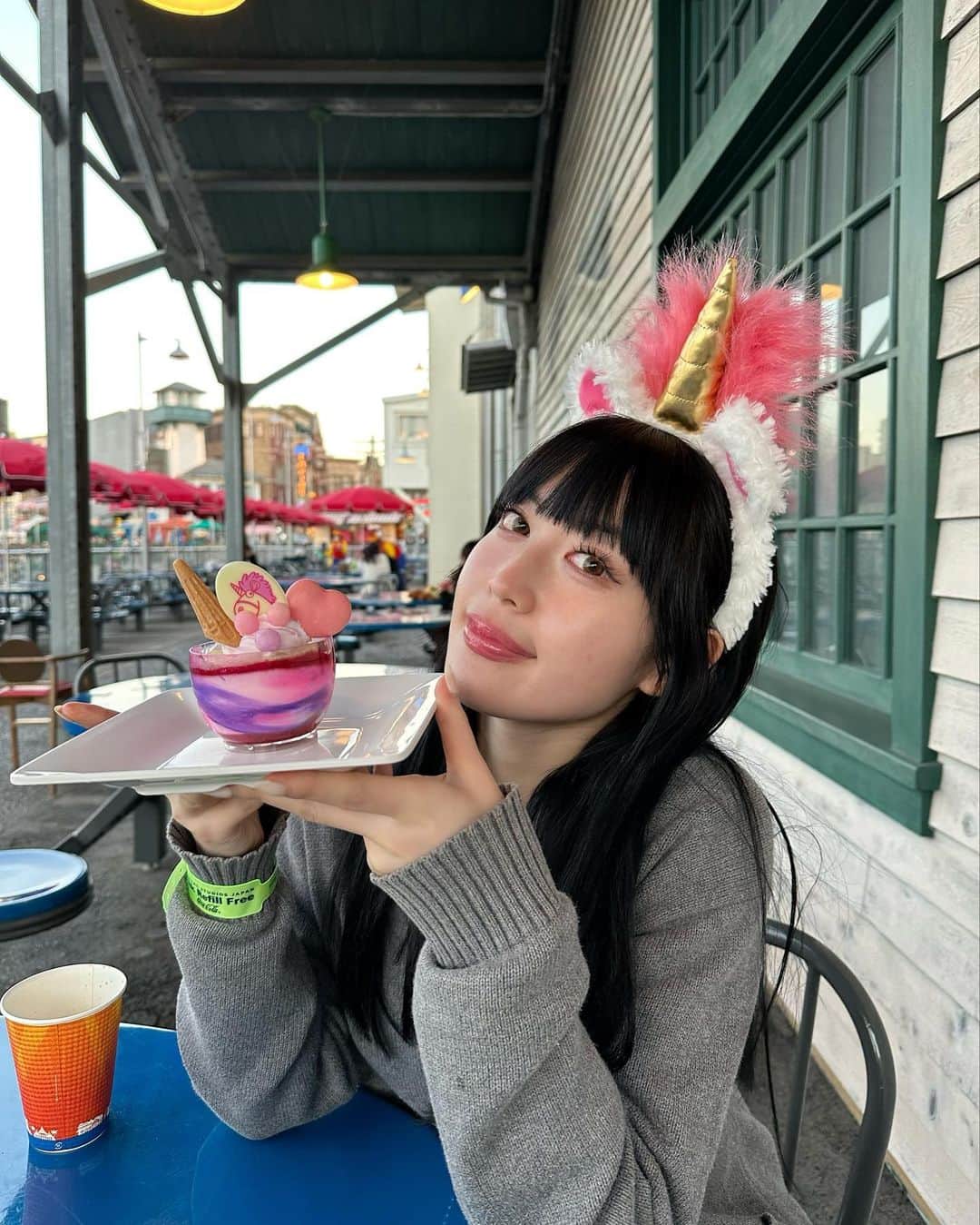 柚月瀬那のインスタグラム：「色々イベントや撮影があったからマツエクに戻したの🫣🎀 今までで1番ギャウなまつ毛です🥳 初めてのデザインめちゃお気に入り❗️ 詳細は @mai__sugimoto さんに聞いてくだはい⭐︎👩‍👧 美女にマツエク施術してもらえてハピネスッ　⭐︎  #マツエク　#eyelashextensions #ユニバ　#usj #ユニバーサルスタジオジャパン #osaka」
