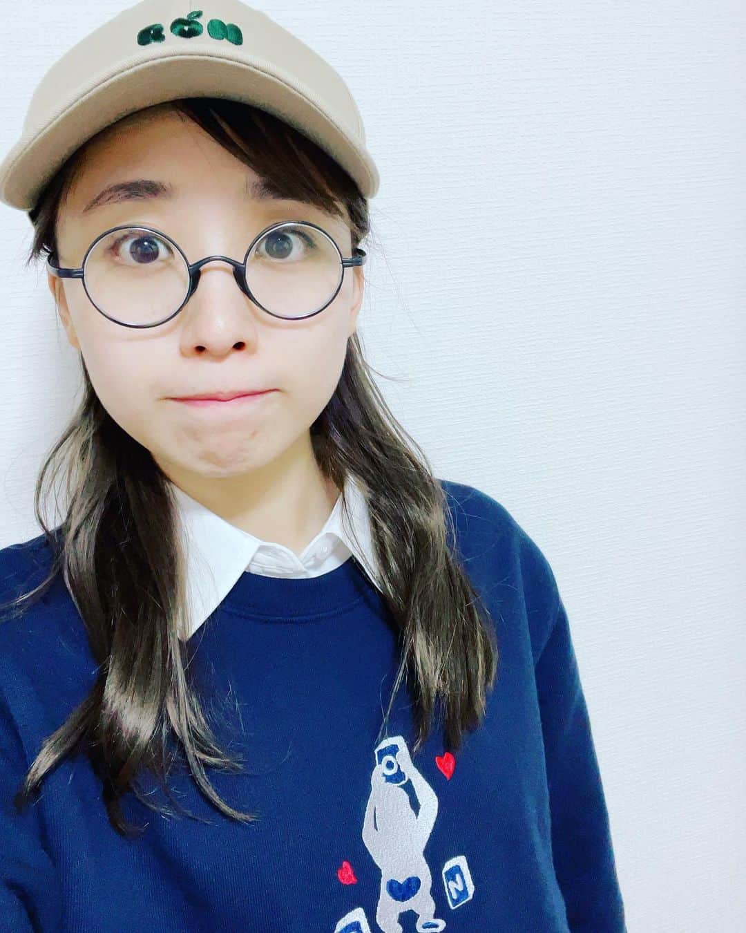 丸山奏子さんのインスタグラム写真 - (丸山奏子Instagram)「最近の写真だす  トレーナーとキャップの麻雀アピールがしゅごいけどこの組み合わせが気に入っておりんす。」10月22日 23時38分 - maruko.ochibi