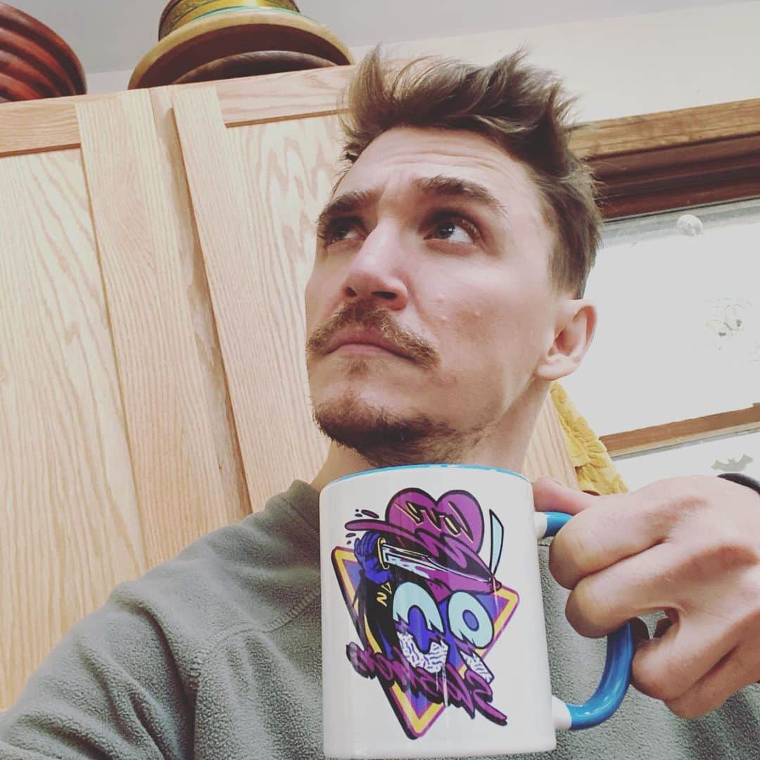 カイル・ガルナーのインスタグラム：「36…. This is 36…. 36 years of ups and downs, wins and losses in this great adventure we call life. 35 was a win… it was a good year and am very grateful for that. Thank you all for being there and hanging around and sticking it out with me 🤘🤘🤘 #birthday #party #365 #birthdayparty #thankyou #rideordie #adventure #anotherone #letsgo」