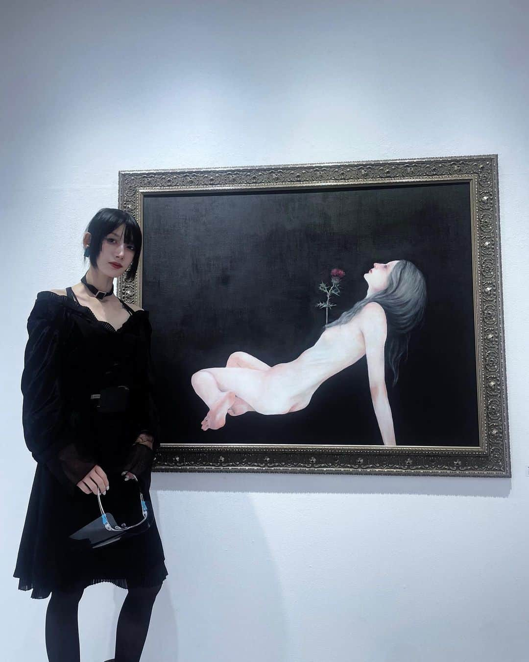 たなかあずささんのインスタグラム写真 - (たなかあずさInstagram)「TANAKA AZUSA 個展　銀座 Gallery Qにて4年ぶりの個展を終えました。 6日間連日本当に沢山の方々に足を運んで頂けたことに感謝しています。全日在廊し1人1人出来る限りご挨拶させて頂きました。私にとって死ぬまでやっていくというけじめである展示でした。これからも正直にやっていきます。」10月23日 1時07分 - azaza0727