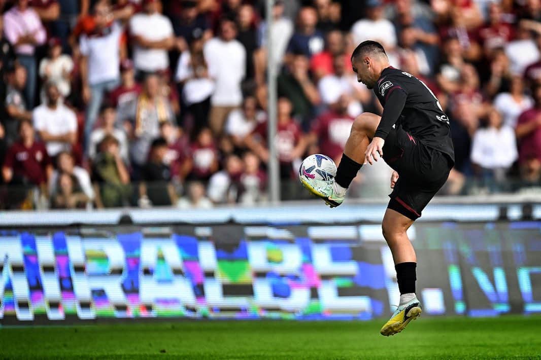 フェデリコ・ボナッツォーリのインスタグラム：「Una vittoria fondamentale per continuare il nostro cammino!  Forza Salernitana! 💪🏻🤎」