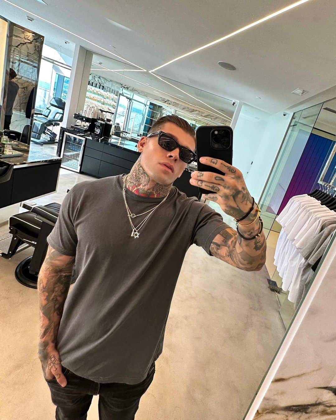 ステファン・ジェームスのインスタグラム：「Loyalty is priceless 📍@elijah」