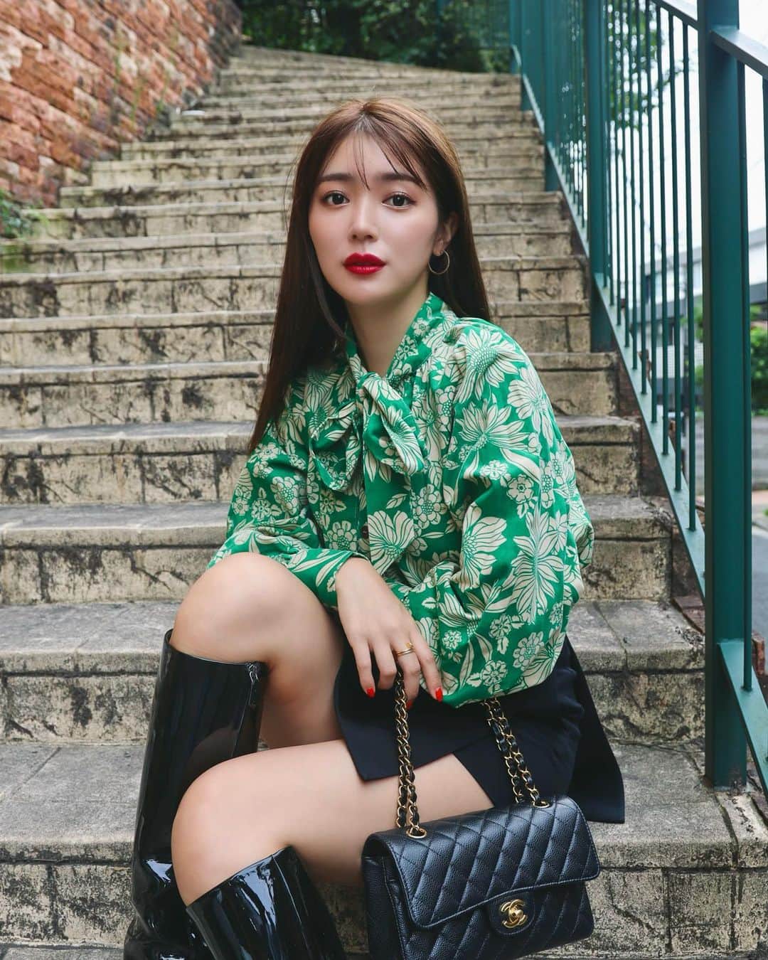 のインスタグラム：「たまには柄シャツ☺️  #outfit #love #fashion」