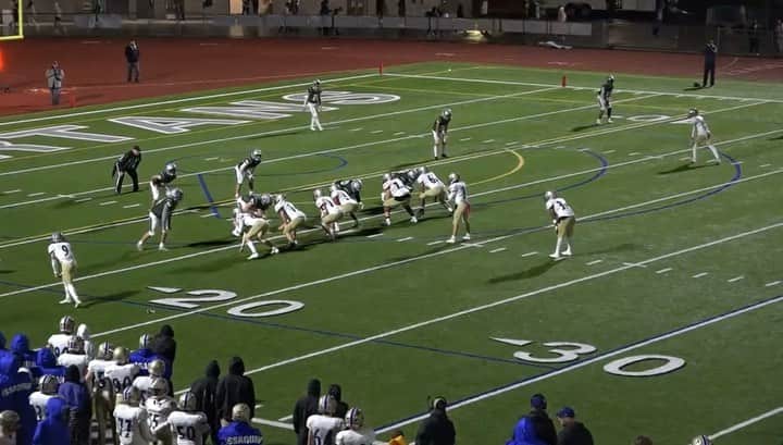 ネイト・ロビンソンのインスタグラム：「@meezy2fast with 100 yard pick 6 #holdat #meezy2fast by far the best over all player in the state of Washington if u ask me lol 😝」