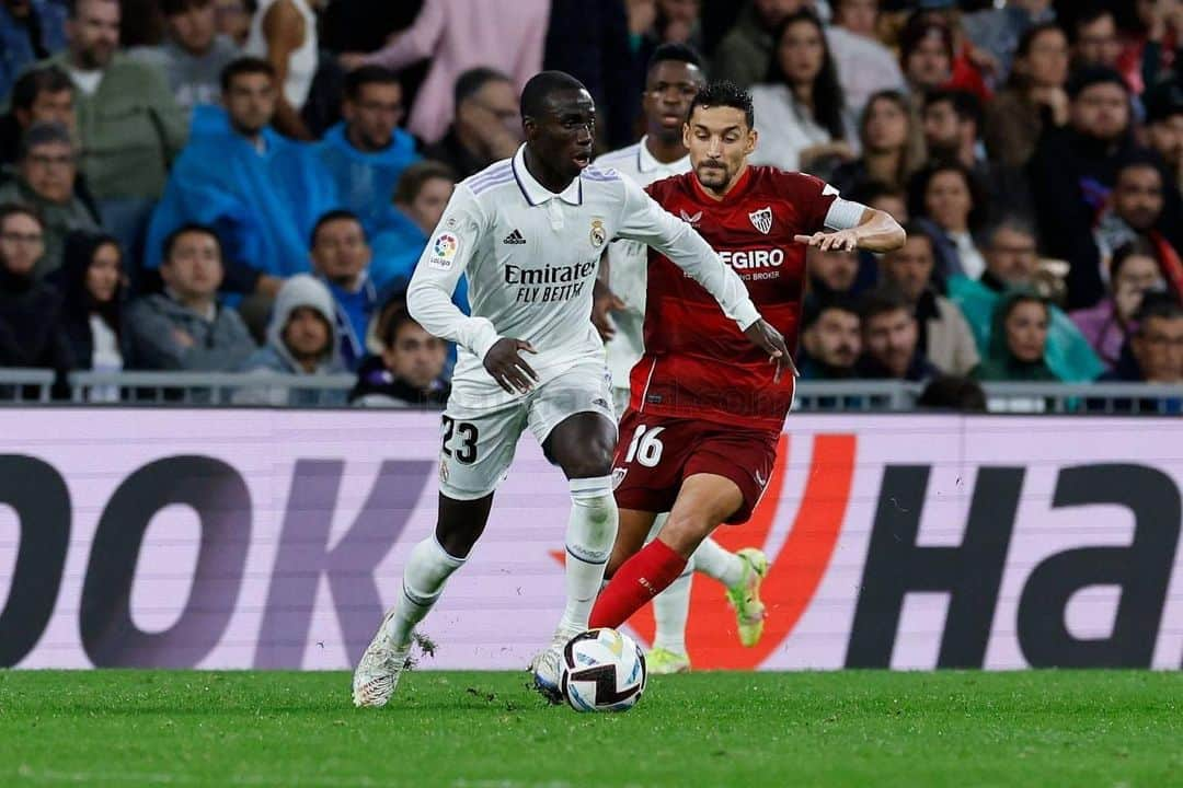 フェルランド・メンディのインスタグラム：「Seguimos 💪🏿➕3️⃣  #halamadrid #FM23 #RealMadrid」