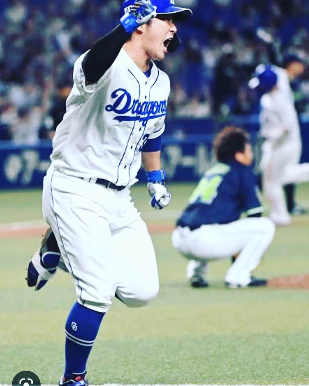 三ツ俣大樹のインスタグラム：「昨日の記事にもありましたように、中日ドラゴンズを戦力外となりました、  オリックス4年間、中日ドラゴンズ8年間でプレーさせていただきました、 オリックスファンの方、中日ドラゴンズファンの方、僕に関わって頂いた方、ありがとうございました！  これからの事についてはまた報告させて頂きます！  頑張ります🤲  #感謝 ＃中日ドラゴンズ37 #オリックスバファローズ30」