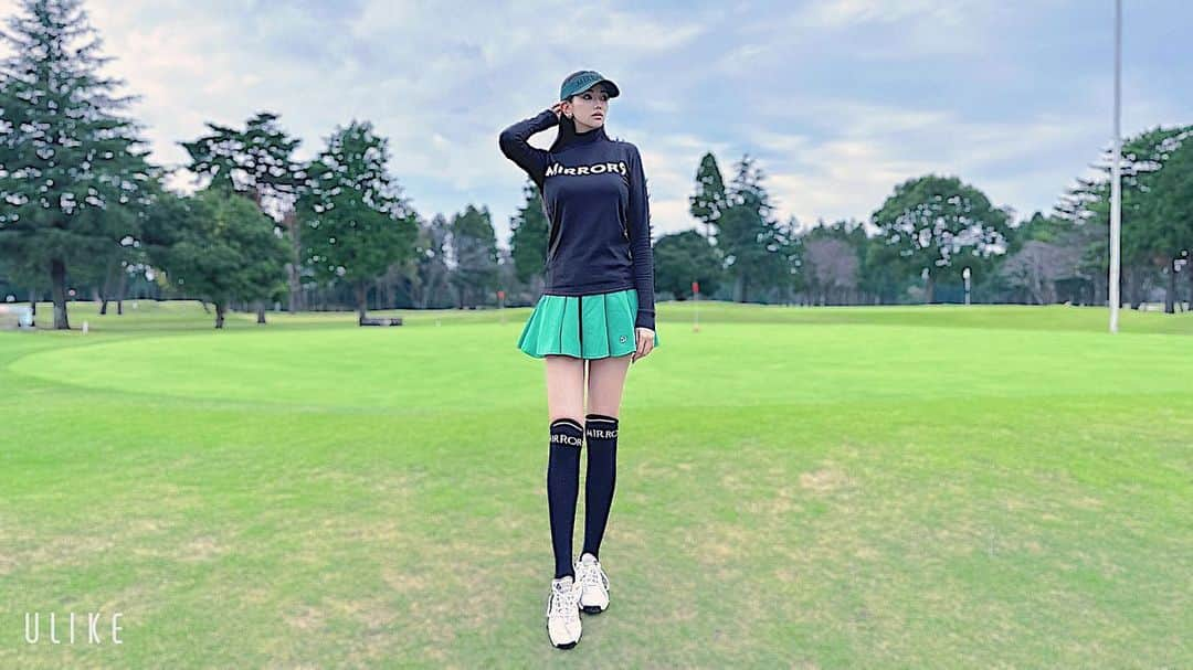 藤田杏奈さんのインスタグラム写真 - (藤田杏奈Instagram)「@mirror9golf で新しくgetした トップスとサンバイザー💗💗 展示会で一目惚れしたのだ😚 . . 今の季節のgolf1番好きかも🏌🏻‍♀️⛳️🍃 因みに今回は鬼のポンコツでした😮‍💨 あいだ開けるとコツ掴むのに時間かかるなあ🥲 #mirror9 #mirror9golf  #途中からゲートボールしてるのかと思った」10月23日 10時18分 - anna_fujita