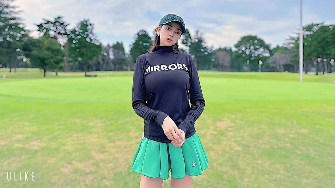 藤田杏奈のインスタグラム：「@mirror9golf で新しくgetした トップスとサンバイザー💗💗 展示会で一目惚れしたのだ😚 . . 今の季節のgolf1番好きかも🏌🏻‍♀️⛳️🍃 因みに今回は鬼のポンコツでした😮‍💨 あいだ開けるとコツ掴むのに時間かかるなあ🥲 #mirror9 #mirror9golf  #途中からゲートボールしてるのかと思った」