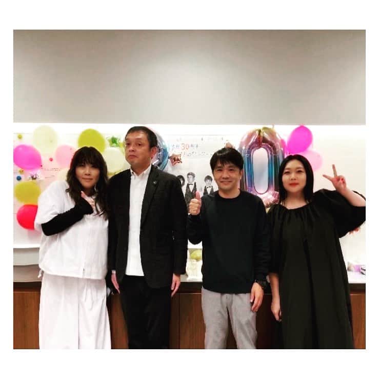 のインスタグラム：「あの時と同じポーズで撮りました👍🏼✌🏼  また何年後かに同じように撮れるように頑張ります💪🏽」