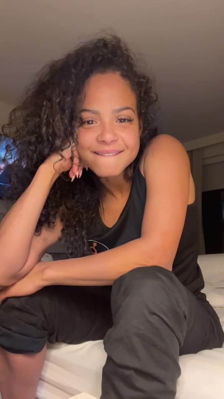 クリスティーナ・ミリアンのインスタグラム：「Popcorn, Live Charades & Watch Party @StepupSeries 🥳📺🍿」