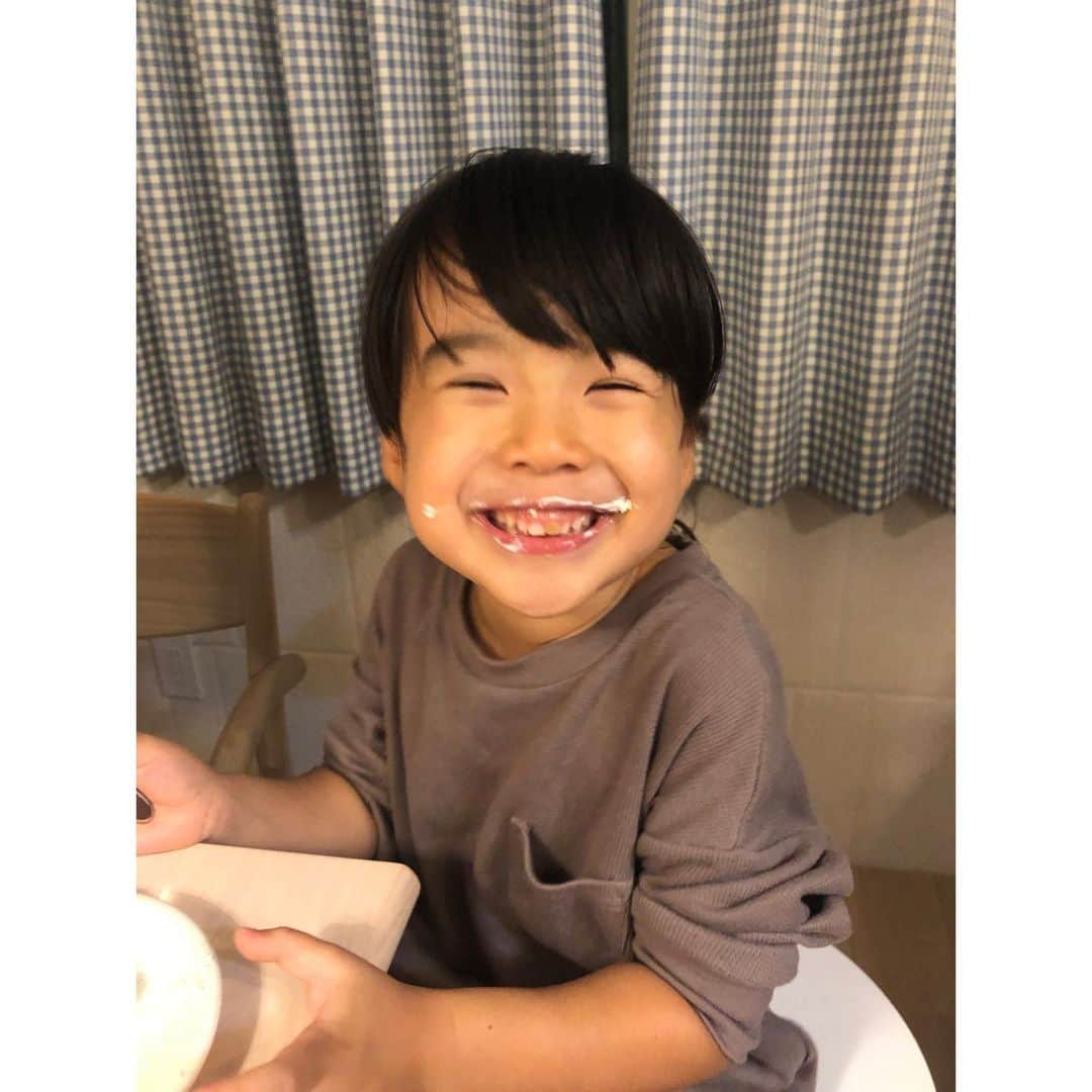 Chieさんのインスタグラム写真 - (ChieInstagram)「時差投稿ですが…キロクとして残させてください✍️  Happy 9th Birthday,Hana🎂  はな おめでとう。 何年経っても、生まれて初めて抱っこした時のあの日の記憶は鮮明に思い出せます 誕生日になるとしみじみ🎂  ずっと変わらないこの笑顔が大好き。 いつもママを助けてくれてありがとう♥️   #お誕生日おめでとう  #お誕生日  #三姉妹  #女の子  #女の子ママ」10月24日 0時27分 - tiem415