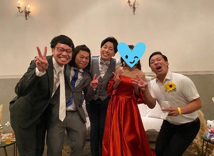 岡下雅典のインスタグラム：「あらためて芸人の結婚式って最高や❤️ にっくんおめでとう！ にっくんおめでとう！ 2回言うてもうたわ！」