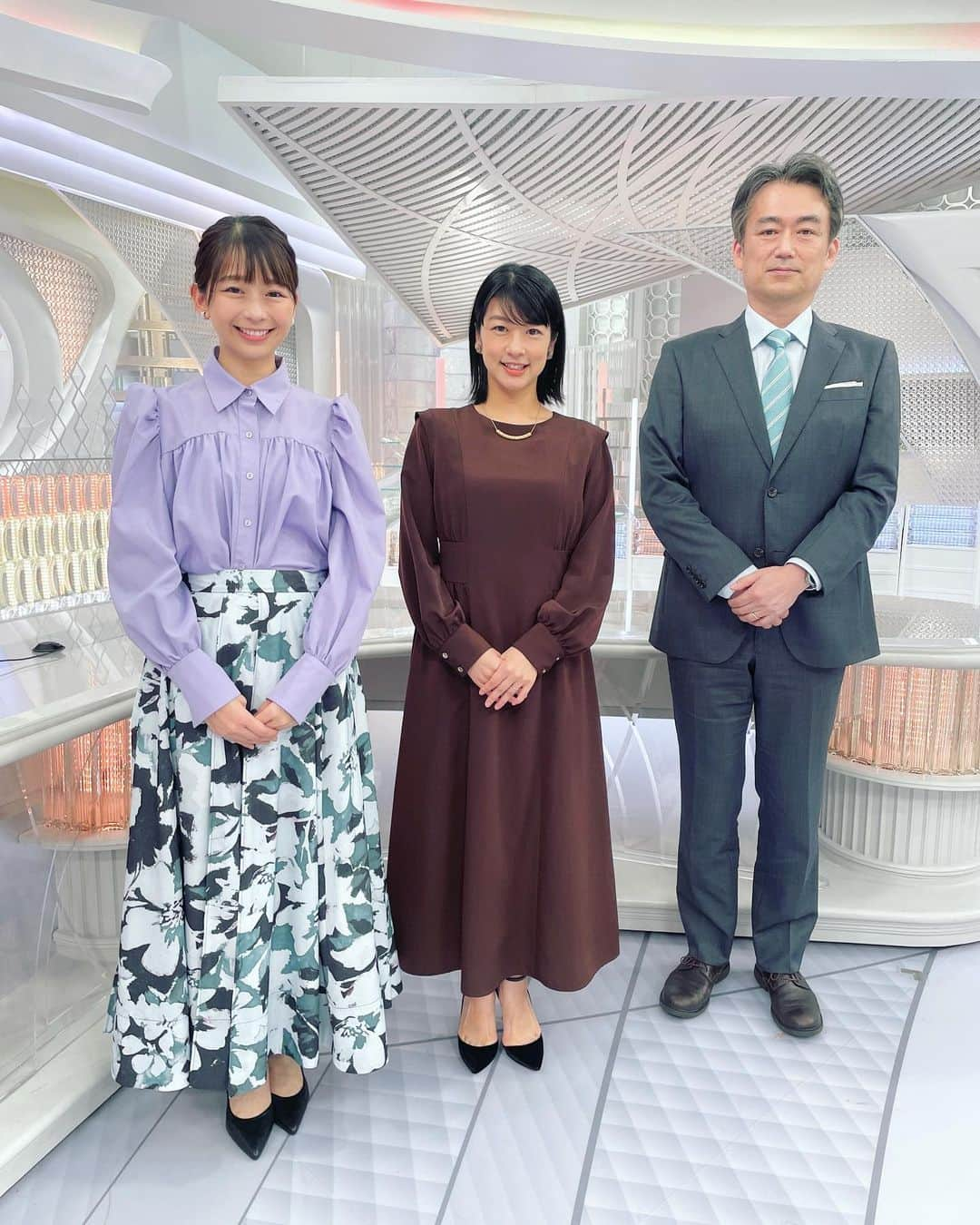 フジテレビ「プライムニュース イブニング」さんのインスタグラム写真 - (フジテレビ「プライムニュース イブニング」Instagram)「オンエアがおわる時間、すっかり外は暗くなるように… 全国各地ではきょうも秋の深まりを楽しむ観光客の姿が。  あっという間に冬がくるのでしょうね。  番組ご覧になっていただきありがとうございました！  #生野陽子 @yoko_shono #小室瑛莉子 @komuro.eriko #奥寺健 @fujitv_announcer #杉原千尋 @chihiro.sugihara #フジテレビ #アナウンサー #ニュース」10月23日 18時18分 - livenews_it