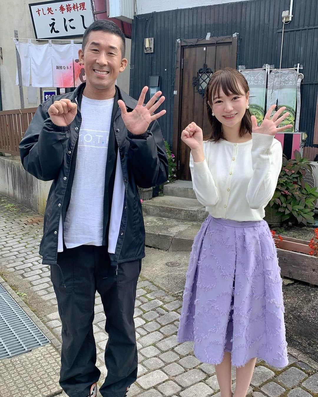 仮屋未来のインスタグラム：「昨日のGO!GO!いわてに 麒麟の田村さんが来てくださり 一緒に商店街を歩きながら中継をしました✨ ⁡ 田村さんに会いに 地元の方がたくさん来てくださいました😊 ⁡ 限られた時間のなかでも たくさんのみなさんとお話しをされて とても温かい時間を作ってくださいました☺️ ⁡ 田村さん、商店街のみなさん ありがとうございました＾＾ ⁡ ⁡ またぜひ遊びに来てください♪ ⁡ #gogoいわて　#大迫商店街 #岩手　#花巻市　#商店街 #岩手朝日テレビ　#アナウンサー」