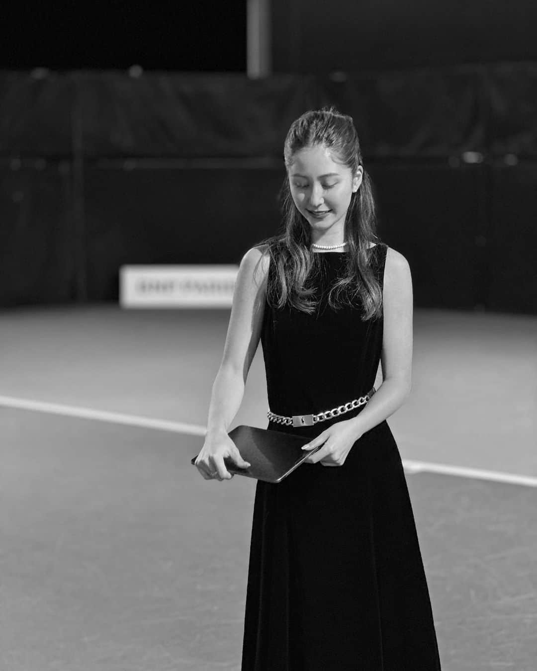 季葉のインスタグラム：「_ BNP Paribas プレゼンツ 「WJP チャレンジ　テニス」のMCをバモスさんと務めさせていただきました✨バモスさんと佐久間Pと私、3人だけがフォーマルな衣装ということで3人だけが変に緊張感ありました😃😃😃  この日の衣装は大好きな @ralphlauren さんのドレスを着用させていただきました✨ありがとうございました🫶」