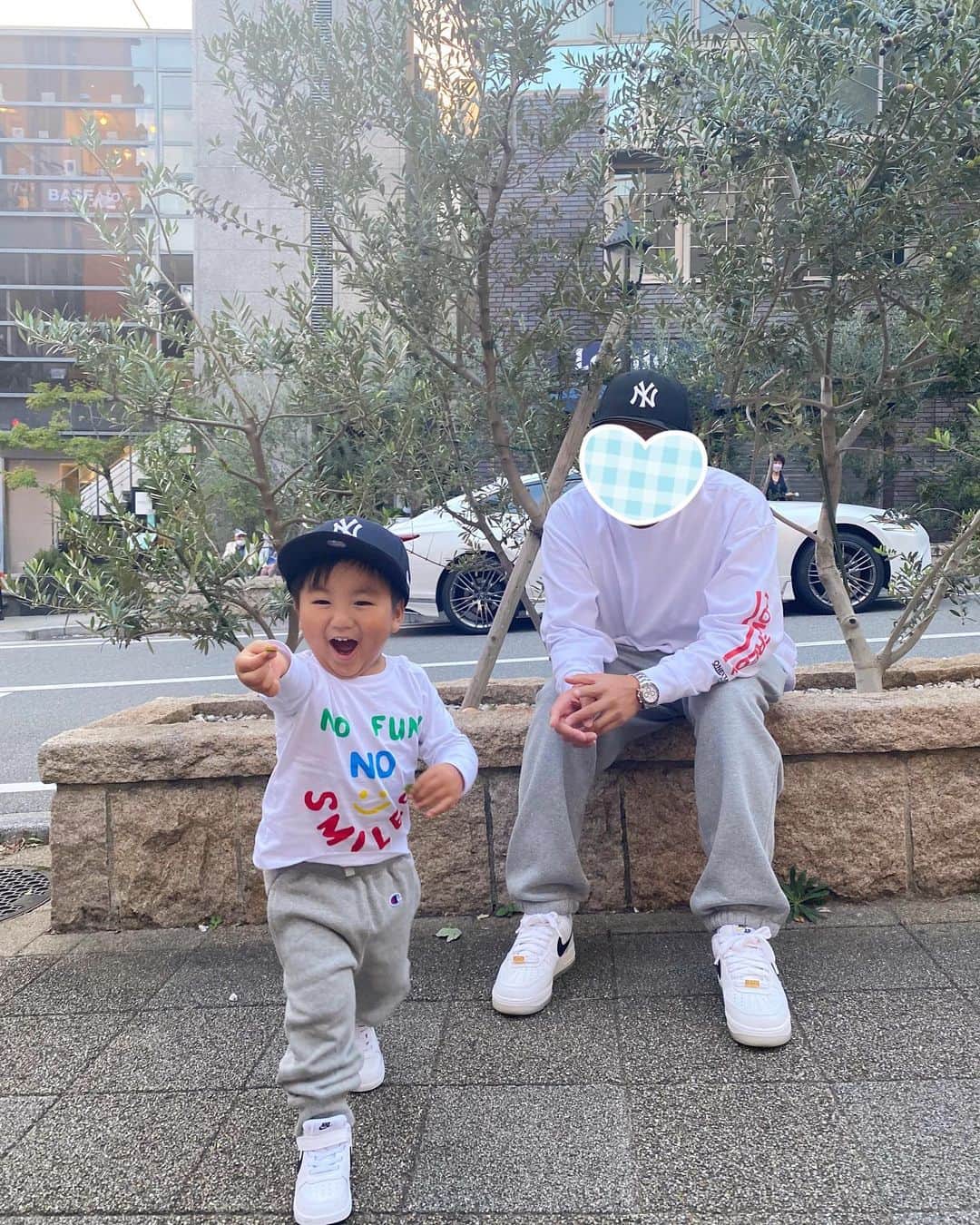 Mai Wakimizuさんのインスタグラム写真 - (Mai WakimizuInstagram)「今日は息子と主人が遊びに来てくれました＼(^o^)／私が知らない間に完璧なリンクコーデでキメて来てびっくり。笑 羨ましいほどお揃いでした。笑 2人で堀江dateして来たんだって♡ #パパと息子#親子コーデ#2歳3ヶ月#2歳男の子#2歳」10月23日 20時50分 - wakkin__m