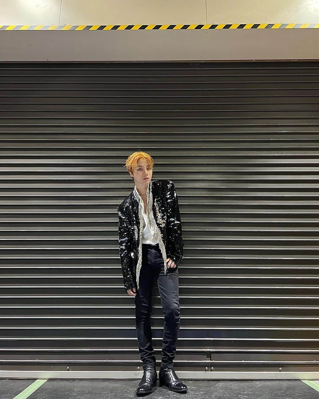 のインスタグラム：「2022 iKON JAPAN TOUR 끝 굉장히 오랜만이었는데 많이 찾아와주셔서 감사합니다 ! 어떤 모습으로든 여러분들을 행복하게 해주고 싶습니다 잘 지내고 있어요 !!!! 사랑해요❤️❤️ #ikonic」