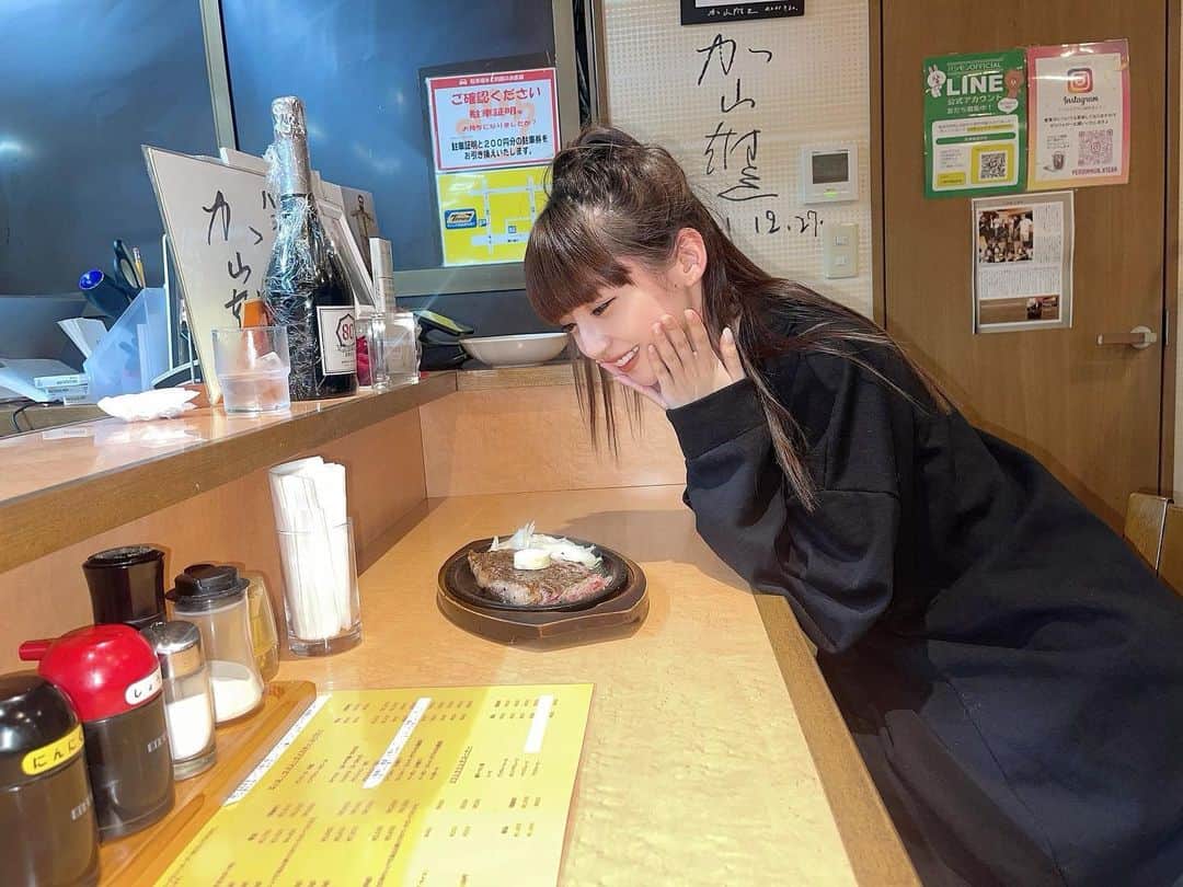 のインスタグラム：「素敵なステーキ♡おいしいパシモン」