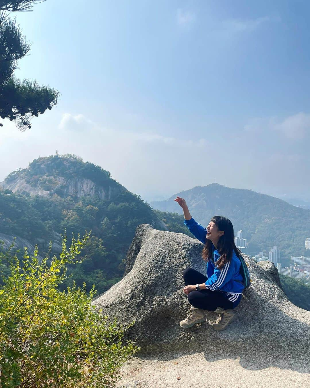 パク・ミンジさんのインスタグラム写真 - (パク・ミンジInstagram)「#홍등회 ⛰  우주 최고 웃기고 즐거워씀 ㅋㅋㅋㅋㅋ 언니오빠들.. 담엔 내 컨디션 만땅 채워서…더 길게 🥹 ㅋㅋ (대략 4차까지 하구 나가떨어진 사람…( ; _ ;)ㅋㅋ  (아니 7차는 대체 어떻게 하는건데….)」10月23日 22時16分 - kannamingoo