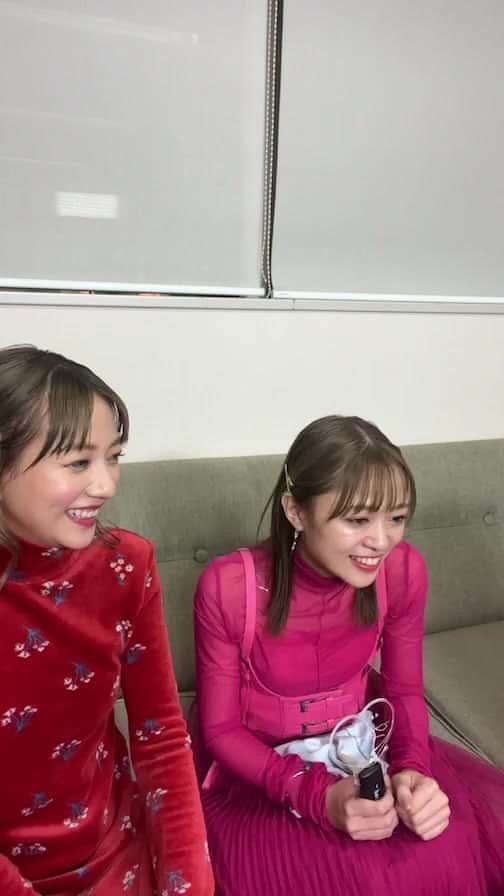 伊藤千晃のインスタグラム：「12/17 13:30 〜 横浜赤レンガホールにて、 ジョイントライブやります😆🎵✨  その名も、  『毎日がクリスマス2022』  私の後輩でもある、シンガーソングライターの友希と楽しいクリスマスイベントにしたいと思っているので、 ぜひ皆さん遊びに来てください🎄🎁🎅  待ってるよ😘😘😘  #毎日がクリスマス」