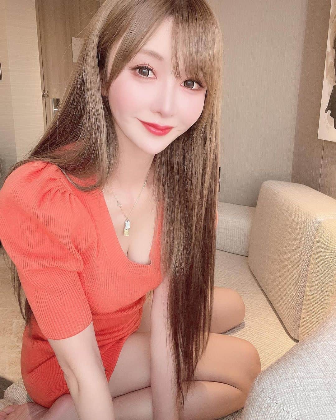 滝沢いおりさんのインスタグラム写真 - (滝沢いおりInstagram)「オレンジ🧡🍊 がちょとハロウィンぽい気がする…🎃  みんなはハロウィン何して過ごす？🥰  #tedbaker  #テッドベーカー  #ニットワンピース #ワンピースコーデ  #ニットワンピ  #お姉さん #グラビア #gravure」10月23日 22時36分 - takizawaiorir