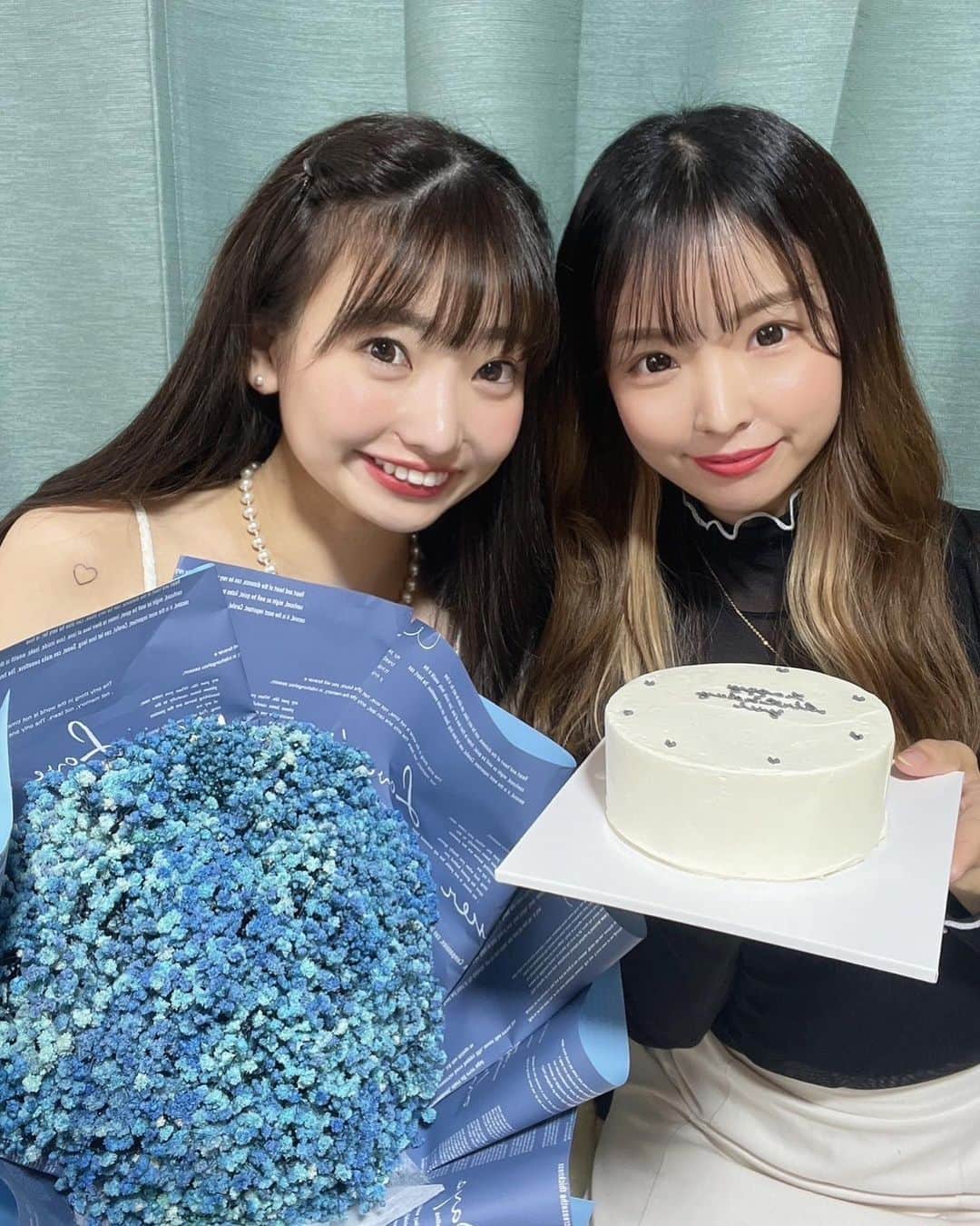 あやなさんのインスタグラム写真 - (あやなInstagram)「26歳になりました🐤 お祝いしてくれた方ありがとうございます♡  とっても楽しい25歳でした🫶🏻 仲良くしてくれてる方ありがとうございます。 これからもよろしくお願いします💐  #20221023 #26th #ayaaana_  #かすみ草#かすみ草ブーケ」10月23日 23時00分 - ayaaana_