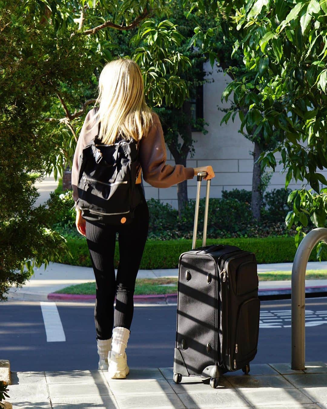 Ludi Delfinoさんのインスタグラム写真 - (Ludi DelfinoInstagram)「Off to work in Chicago for the week @shortylovebags」10月24日 2時22分 - ludidelfino