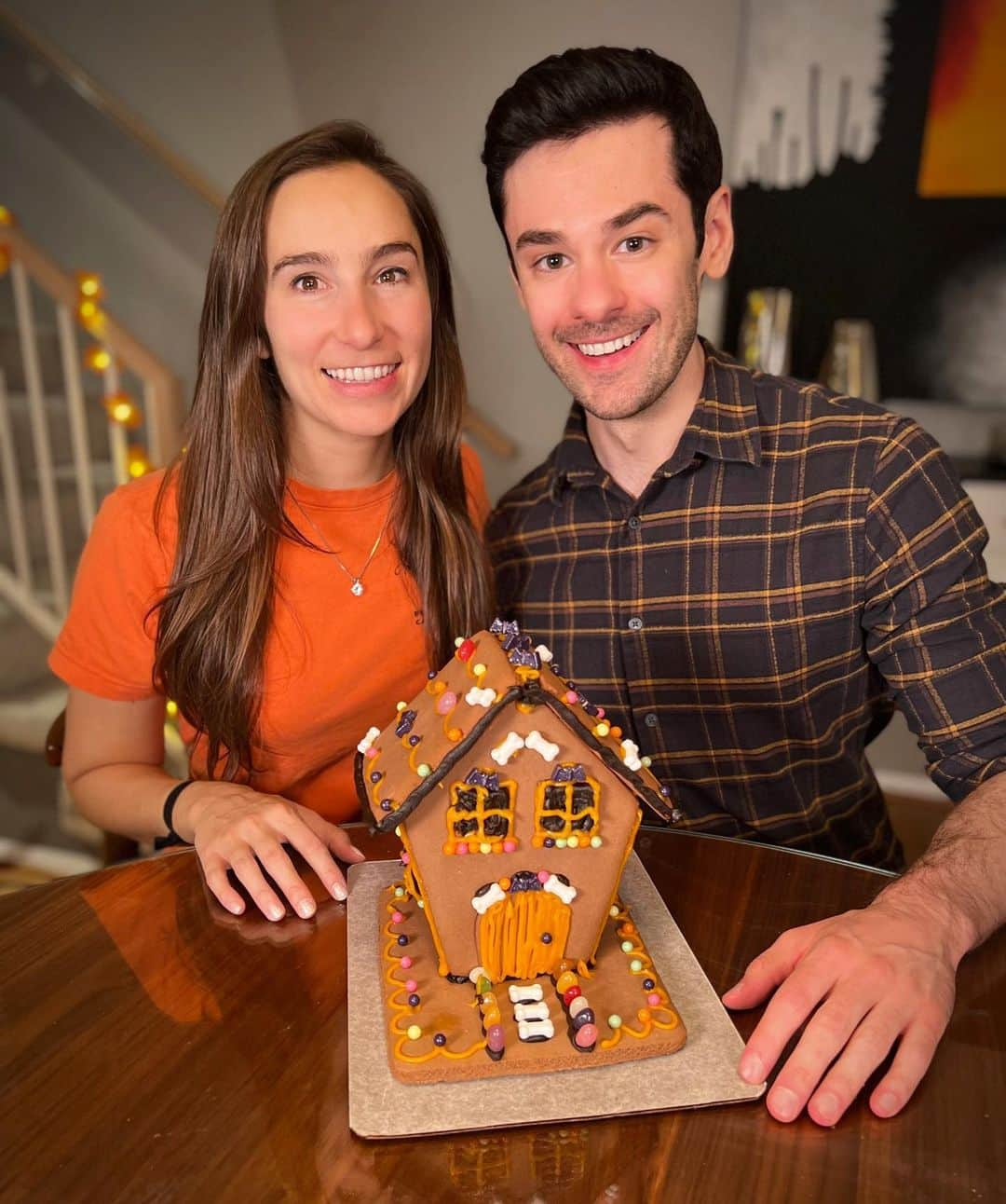 ブレンダン・ロビンソンのインスタグラム：「A little bit of #Halloween + a little bit of #Christmas = One Spooktacular Gingerbread House!!  . . #halloweendecor #fun #couple #halloweencouple #gingerbreadhouse #spookyseason #happyhalloween」