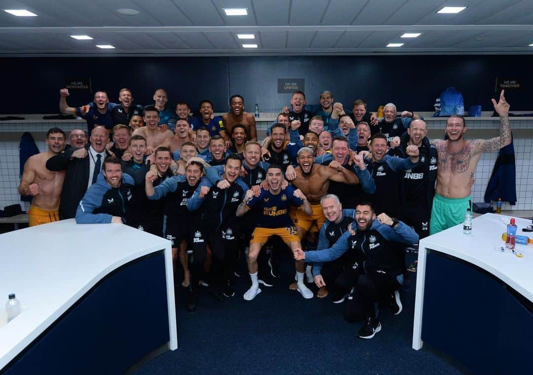 マット・ターゲットのインスタグラム：「Big win in North London 🤩🖤🤍」