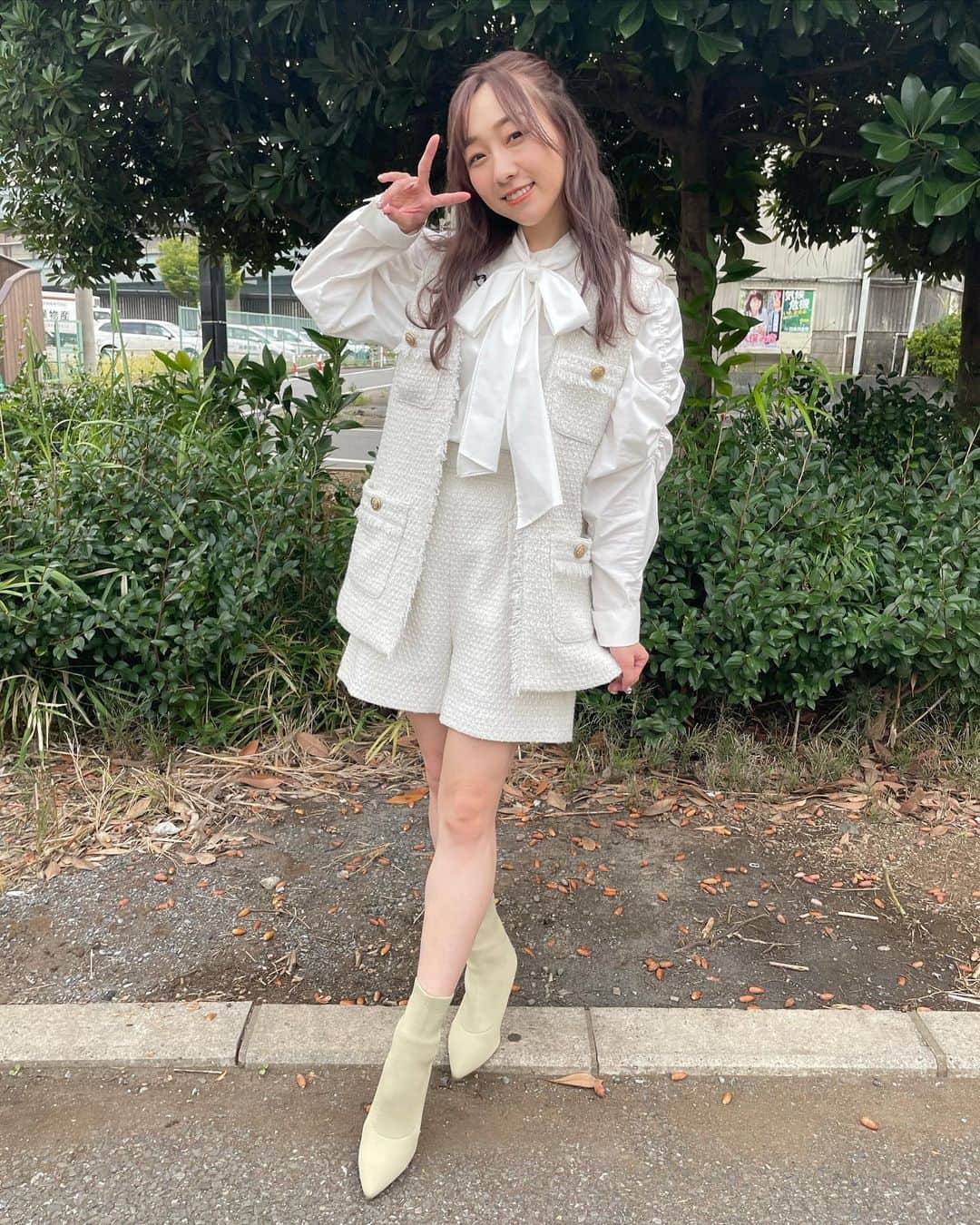 須田亜香里さんのインスタグラム写真 - (須田亜香里Instagram)「セットアップがスキナンデス🫰 今日放送のヒルナンデス衣装です〜  今週の出演情報まとめました！ 東京…名古屋…大阪… 生放送がなかなか多いかも。 全国放送とか配信もあるからぜひ楽しんでね🍒  10月24日(月) 🤍日テレ 11:55〜 #ヒルナンデス 激安スーパーにロケ行ったよ！  10月25日(火) 💚SKE48劇場 18:30〜 #制服の芽公演 DMM生配信あり  💞FM AICHI 20:30〜 #須田亜香里の部屋  💟TBS 25:58〜 #playlist 最後の歌番組です  10月26日(水) 💛 #東海テレビスイッチ 9:50〜生放送 スタジオにもいるけどロケもした！ ロケはロキポ配信あるかも。  10月27日(木) 🧡メ〜テレ 6:00〜 #ドデスカ 生放送  ❤️須田亜香里×ASUNAL TREASURE #アストレ 18:30〜アスナル金山にて公開録音 当日参戦可能です！　@asunalkanayama   10月28日(金) 💙カンテレ 14:45〜 #スロイジ　生放送  💘NHK名古屋 19:30〜 #東海ドまんなか 生放送 NHKプラスで配信あるよ！  🤎須田亜香里×ASUNAL TREASURE FM AICHI 20:30〜 #アストレ  10月29日(土) ❤️‍🔥#BOATRACEプレミア 16:00〜生放送 テレビの放送とボートキャストでの配信もあるよ！  💜テレビ愛知 18:30〜 #愛知あたりまえ ロキポでの配信もあるよ！  🖤MBSラジオ 25:30〜 #ゴチャ14 生放送  10月30日(日) 💝テレビ大阪 11:30〜 #発見食遺産 ２週連続出演！配信もあるよ！  💌中日新聞コラム連載 #てくてく歩いてく  ❣️テレビ朝日&ABEMA 25:00〜 #熱闘Mリーグ」10月24日 8時14分 - akarisuda