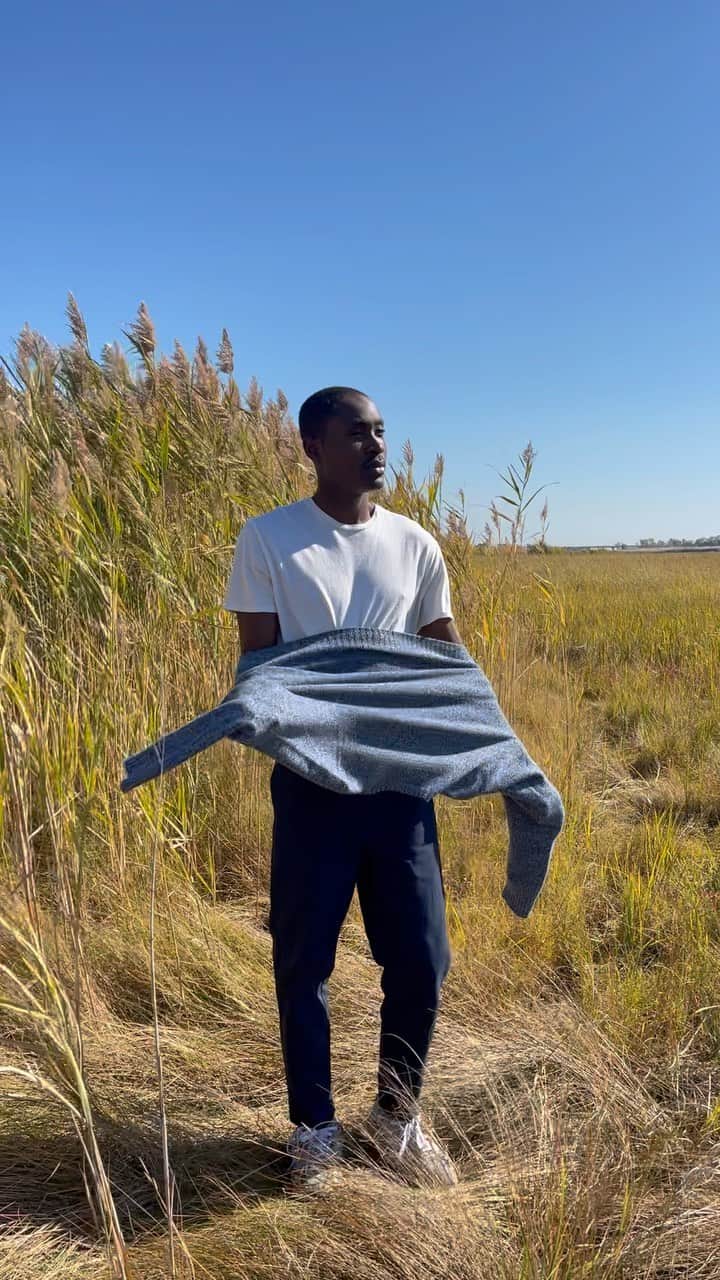 スティーブンアランのインスタグラム：「Buttery soft, machine washable, and easy. The lambswool Seamless Sweater paired with the Danver Pant, made in NYC」