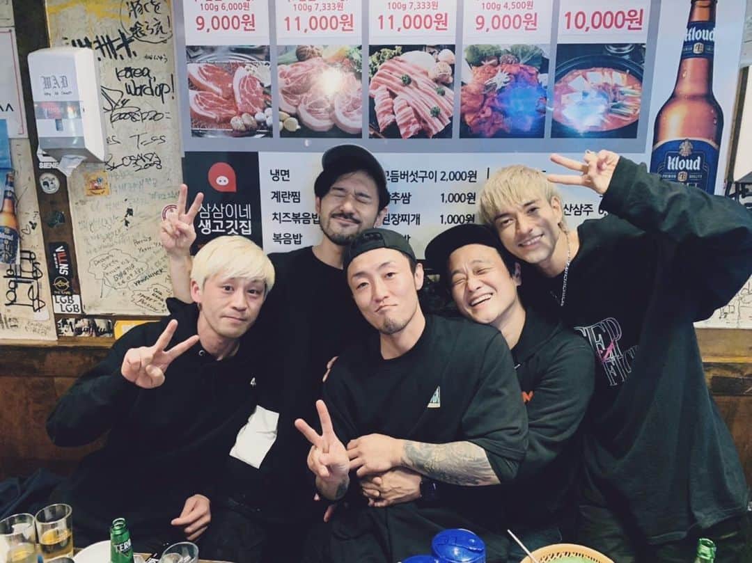 松尾光次のインスタグラム：「첫 라이브 에 와 줘서 고마워요!! 저에게 소중한 날이었습니다. 앞으로도 팀을 잘 부탁드립니다🙏  그리고 Our Fire를 사랑해 주세요😬 #OurFire #COZI #OneWayStreet #Final」