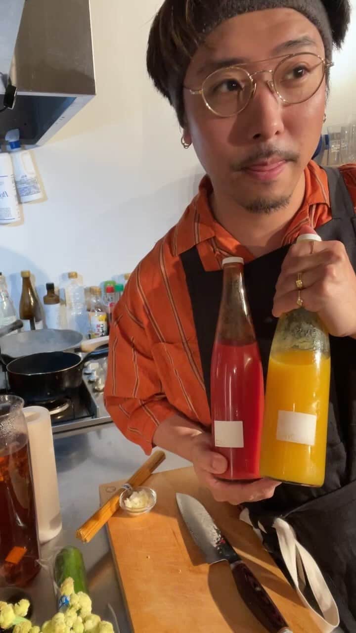 寺井幸也のインスタグラム：「発売前の　 @hiroakinta_wine_maker  金太の激うまトマトジュースで グルテンフリービーガン無添加パスタと残り物野菜のスパイシーフリット作ってみた🍅」