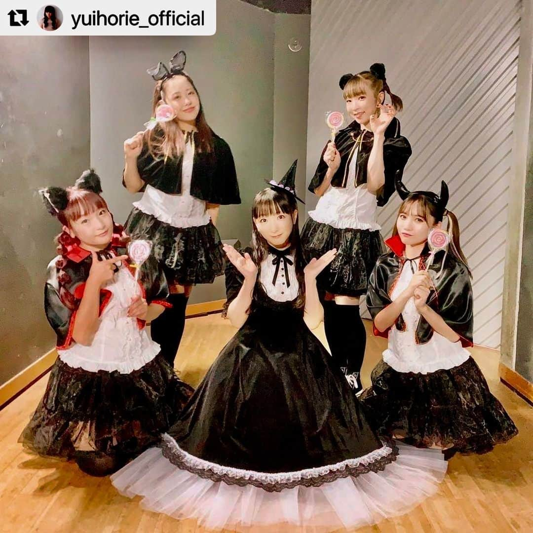 田尻恭香のインスタグラム：「堀江由衣さん FCイベント 黒ネコ集会 Vol.21 ～Party of Halloween～ ダンスパートに出演させて頂きました！  ツアーに続き、踊りっ娘倶楽部として 楽しい時間を過ごさせて頂き幸せです💭♡♡  一足早めのHalloween満喫でした🐈‍⬛🥰 ありがとうございました！  2022.10.15 #堀江由衣 さん #黒ネコ集会21 #踊りっ娘倶楽部 #Halloween」