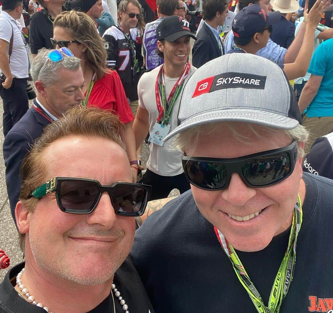 トレ・クールさんのインスタグラム写真 - (トレ・クールInstagram)「Race day in Texas! Crazy day tons of fun! Wish u were here🤘🏽🏎💨」10月24日 11時24分 - trecool