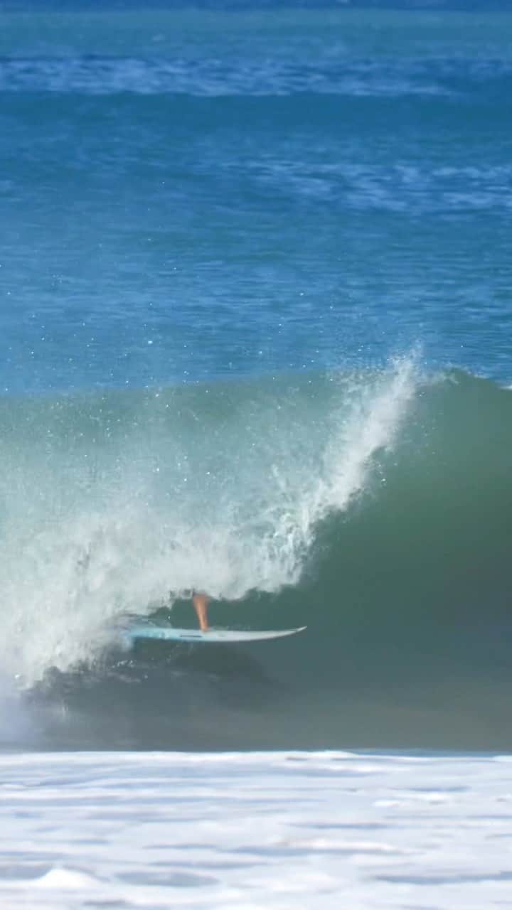 のインスタグラム：「🌴💘🌍🌊⭐︎˚✧₊⁎  📹 @photographernica  @nicatime   @billabongwomens @billabongwomensjp @hlna.jp #aerotech@whitebuffalo_rider @niketokyo @fcs_japan @alliepr_jp @seablink_official #yusurfboards」