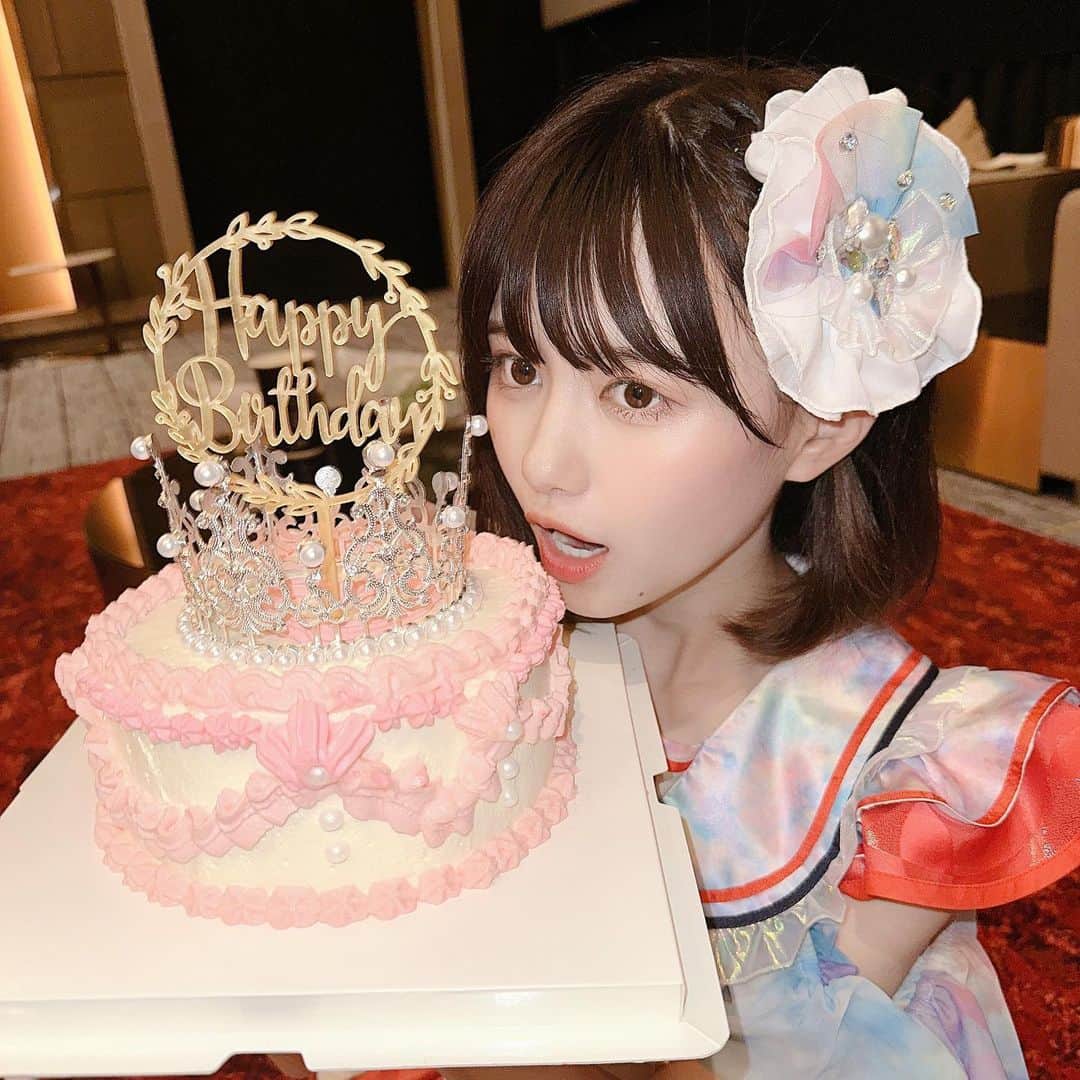 土光瑠里子のインスタグラム：「タイでもらった誕生日ケーキ🎂♥  可愛い手作りケーキT ˙̫ T♥♥ 大好きなみんなありがとうT ˙̫ T♥」
