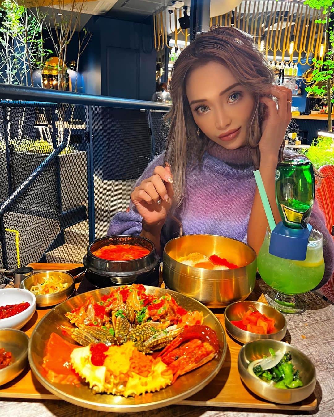 藤木そらさんのインスタグラム写真 - (藤木そらInstagram)「. . Recommended food in Shibuya 🥰💚 It was the best lunch I've had in a long time ❣️🥰 It's irresistible for those who like Korean food ( ᵔᵒᵔ ) ♡ . .久しぶりにドツボすぎる韓国料理屋さんに出会いました♡‿(･×･)‿♡メニューが豊富だし、全部美味しそうだし、店内めちゃくちゃきれい😂‼️💓🧡 . .本気でリピします店🥳❣️ @pungumu_shibuya だょ！ . .ドリンクもさすが、韓国👏めちゃくちゃかわちすぎる💛💜💚 . .✅カンジャンケジャンパプサン定食 最高でした❤(*^^*) . . .大好きな @saki_souma にたくさん話し聞いてもらってうるうる🥺🥺❣️ . .📍東京都渋谷区宇田川町30-7アンテナ21ビル2階 .⏰ 11：00～23：00 .📞 0364278535 . . . . . . .#PR  .#渋谷ランチ #韓国料理 #渋谷ディナー #渋谷女子会 #渋谷韓国料理 #渋谷オススメグルメ #渋谷デート #プングム渋谷センター街店 #渋谷グルメ #グルメ好きな人と繋がりたい #グルメスタグラム #グルメ好きと繋がりたい #東京グルメ #コスパ居酒屋」10月24日 19時47分 - sorafujiki