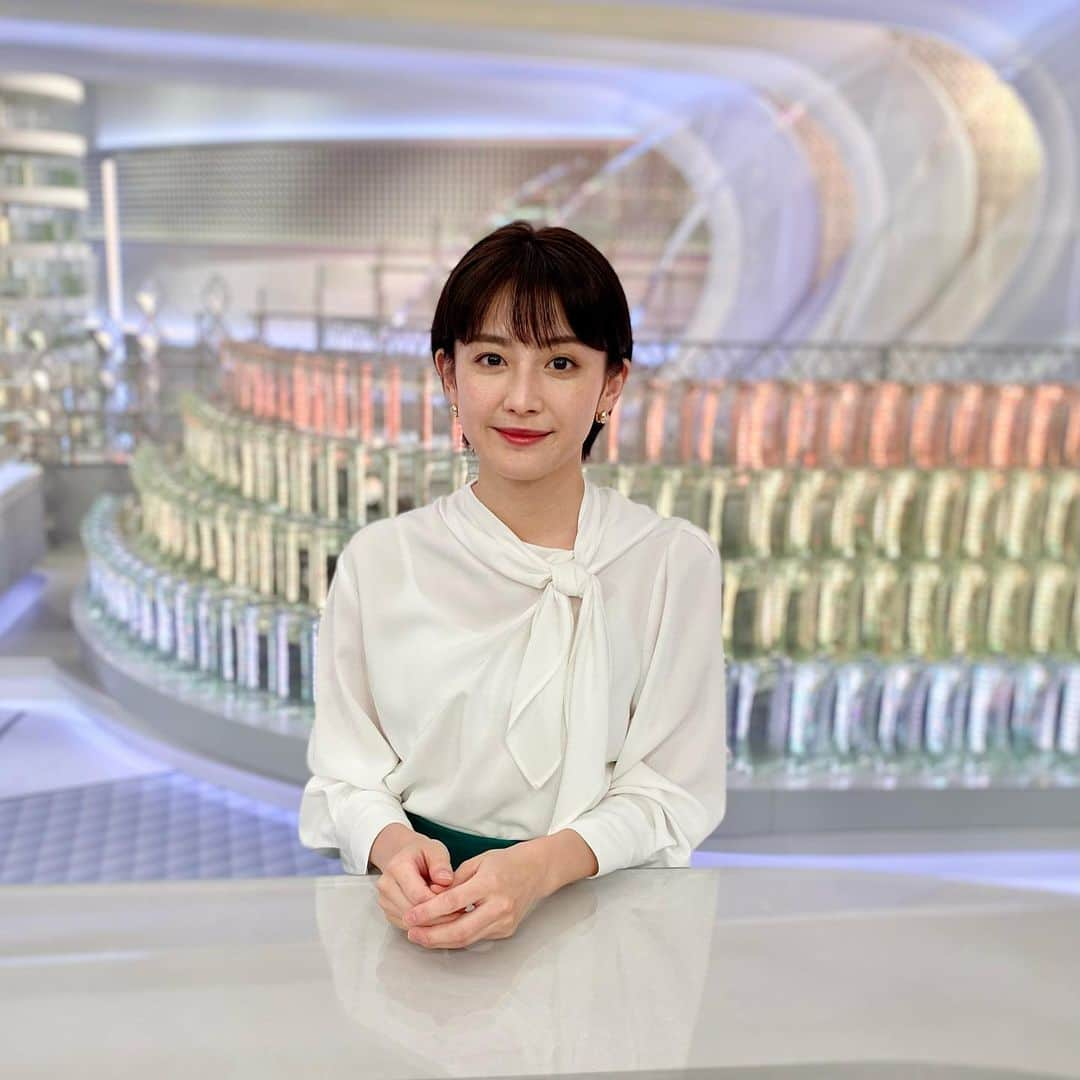 フジテレビ「プライムニュース イブニング」さんのインスタグラム写真 - (フジテレビ「プライムニュース イブニング」Instagram)「#イット ！は 15時45分から放送です   ●#山際大臣 の“交代”も視野に検討 ●#音楽教室 の「演奏」に #楽曲使用料 は？ ●#加藤茶 と #高木ブー が仲本さんに別れ ●#万引きＧメン は見ていた！スーパーで相次ぐ万引き 財布に５万円あるのになぜ？孫の前で“景品”持ち去り   #榎並大二郎 @enami_daijiro #宮司愛海 @manami_miyaji   #木村拓也 @takuya.kimura0801   #梅津弥英子 @yaeko.umezu   #柳澤秀夫   #ガチャピン @gachapin_official #竹俣紅 @benitakemata_official   #山本賢太 @yamamoto_kenta.yamaken #フジテレビ #アナウンサー 公式HP：https://www.fujitv.co.jp/livenews_it/ FNNプライムオンライン：https://www.fnn.jp/」10月24日 15時35分 - livenews_it