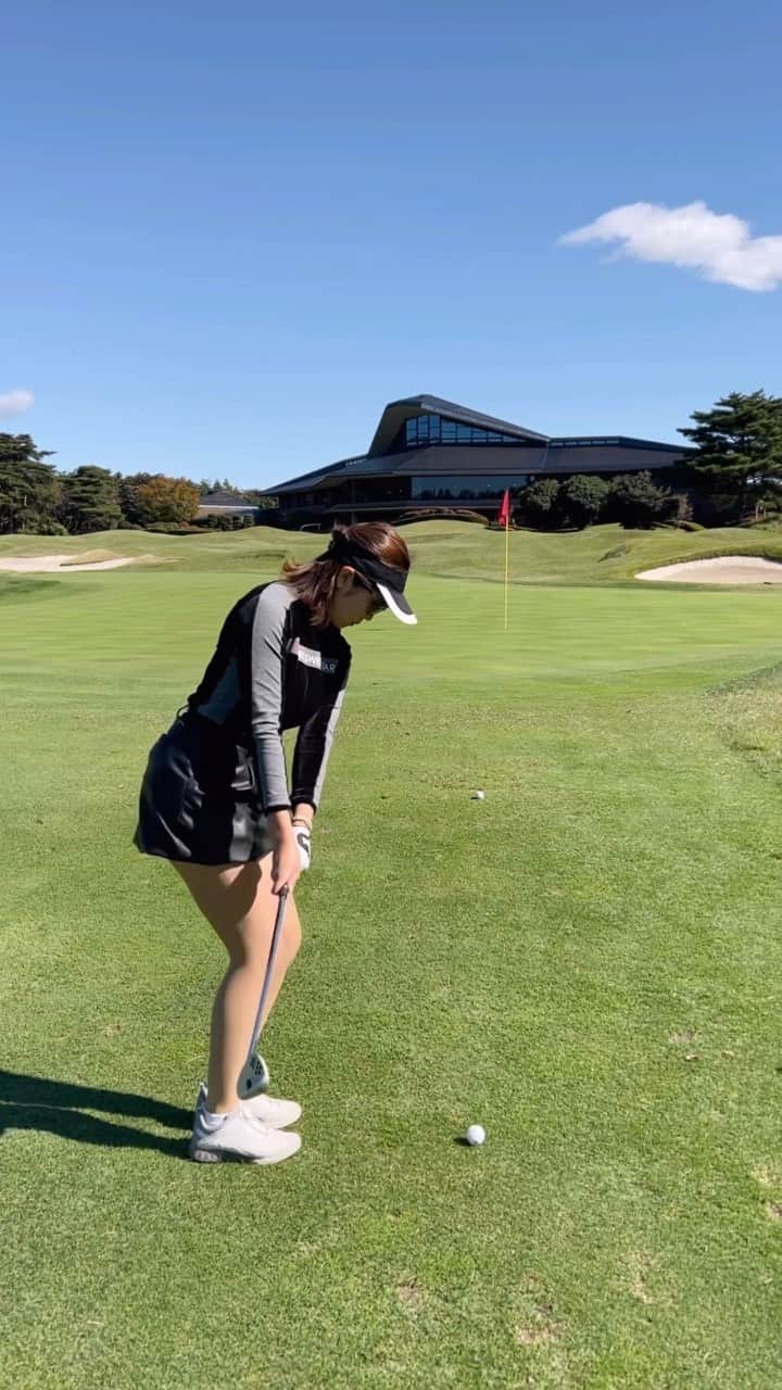 のインスタグラム：「*＊ アプローチ⛳️ 50°か56°どっちで打つか迷って 50°で打ったら思ったより転がっちゃった😙💫 カット打ちだけど @pxgjapan のウェッジが優秀すぎて いい球たくさん打ててワンパットが増えてきている♡ アプローチが楽しい！☺️  wear▷▶︎ @sy32golf_official  . #まいごるふ#ゴルフ#女子ゴルフ#ゴルフ女子#ゴルフスイング#ゴルフウェア#ゴルフコーデ#ゴルフコーデ#sy32golf#maigolf #pxgjapan#pxg#ustmamiya#golf#golfswing#golfwear#골프#골프스윙#골프중독#골프웨어」