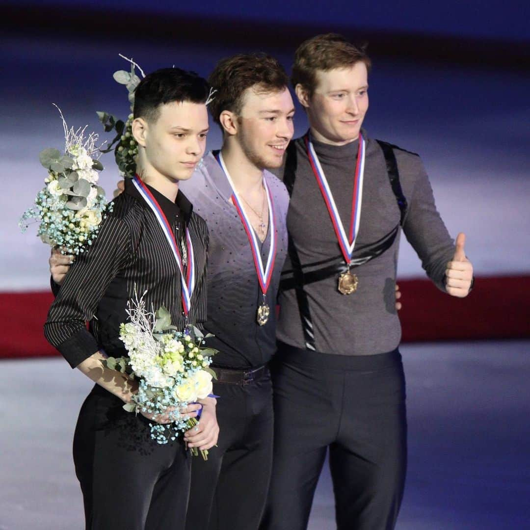 アレクサンドル・サマリンのインスタグラム：「Начало положено! ✌🏻 Всех обнимаю!❤️  🥉 @sokolovskaya_team  @svetlana.sokolovskaya.65  #ГранПриРоссии #погналидальше #ДримТим」