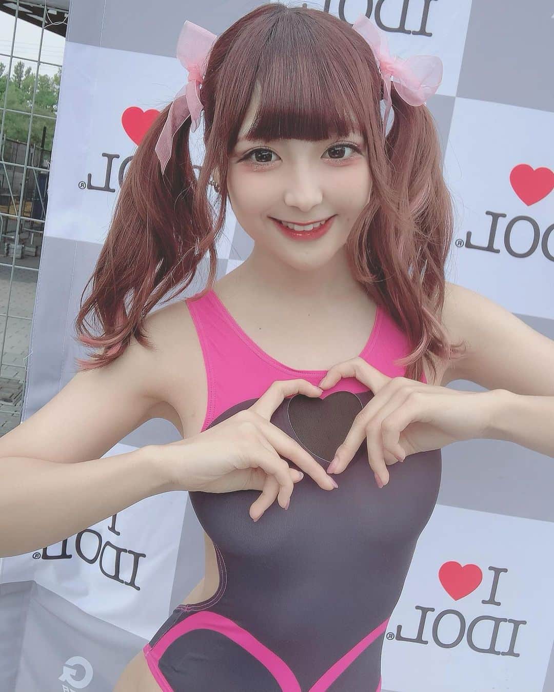 高梨あいのインスタグラム：「💖🖤  サキュバス競泳 むっちゃかわい〜！！ 似合ってる？🫶🏻 ・ ・ ・  #自撮り #自撮り女子 #selfie #selfies  #地雷系 #地雷女子 #地雷系女子 #競泳水着 #競泳水着女子 #malymoon   #Japanesegirl#likeforlikes #l4l」